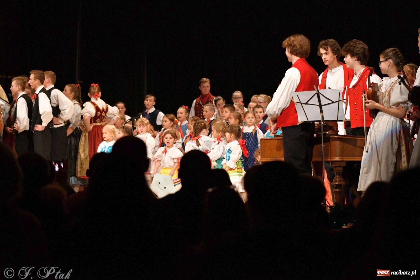 Zdjęcie w galerii na portalu naszraciborz.pl: Koncert świąteczny raciborskiej Strzechy i gości [FOTO]  wiadomości z regionu