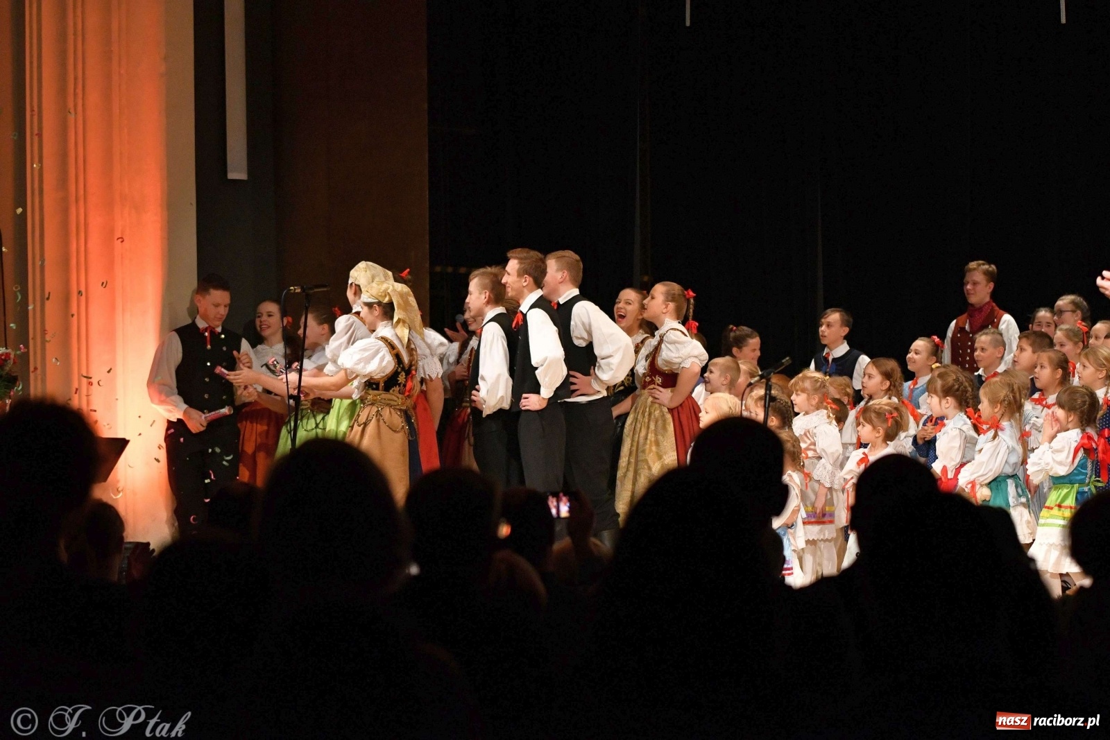 Zdjęcie w galerii na portalu naszraciborz.pl: Koncert świąteczny raciborskiej Strzechy i gości [FOTO]  wiadomości z regionu