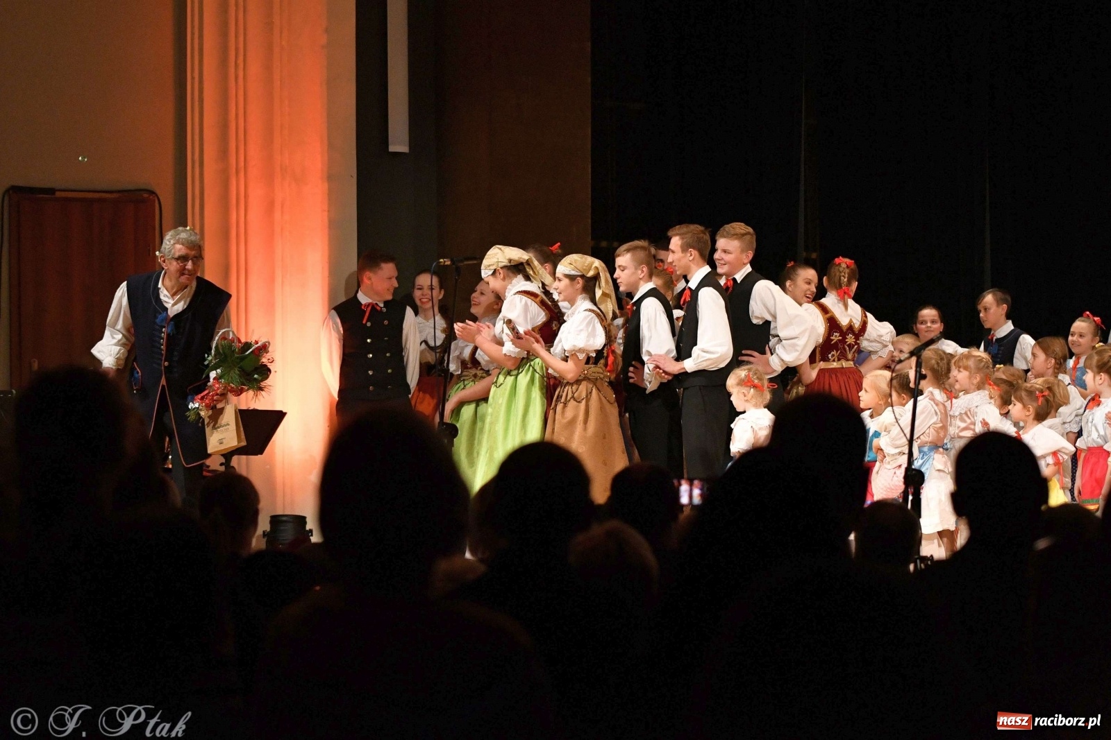 Zdjęcie w galerii na portalu naszraciborz.pl: Koncert świąteczny raciborskiej Strzechy i gości [FOTO]  wiadomości z regionu