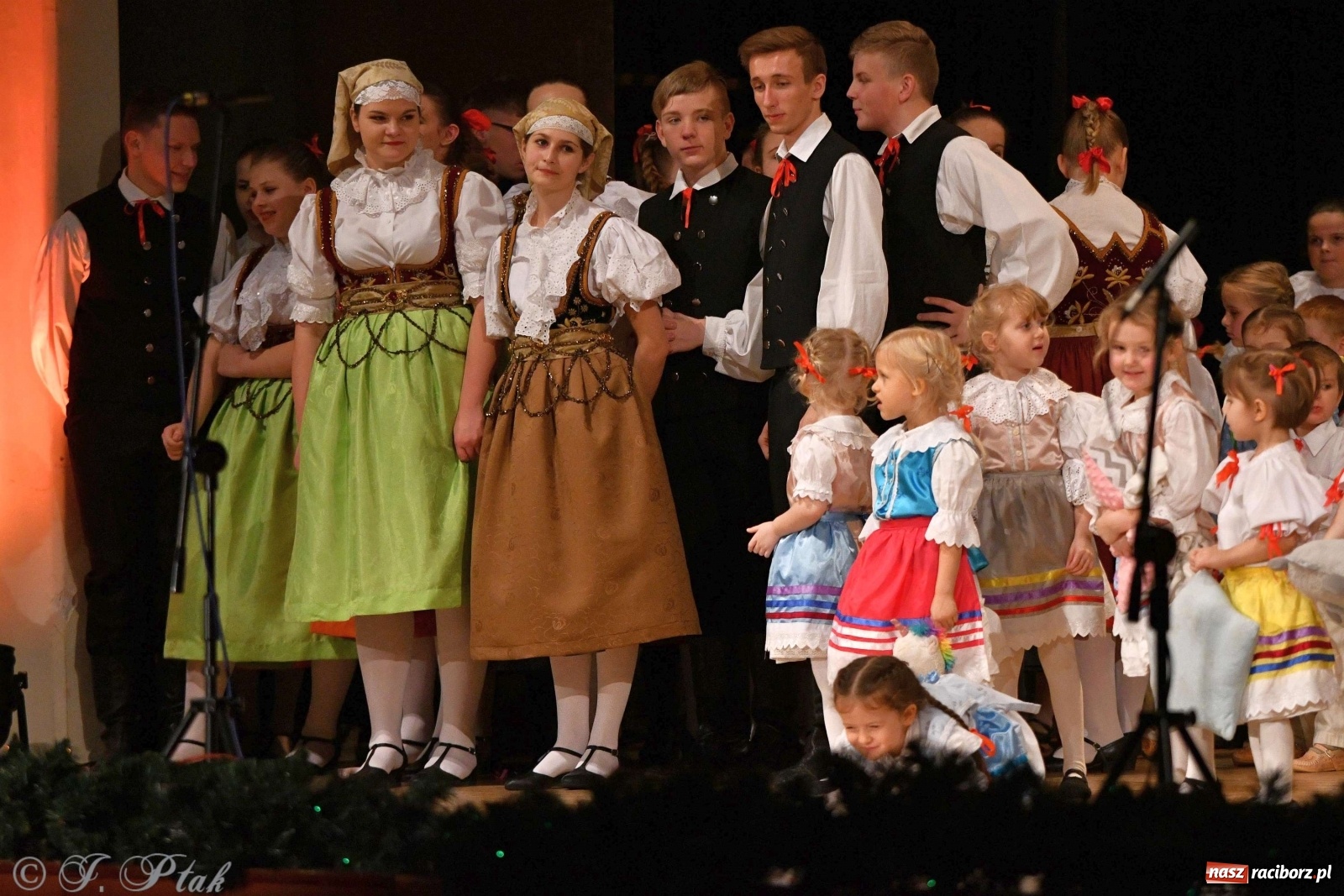 Zdjęcie w galerii na portalu naszraciborz.pl: Koncert świąteczny raciborskiej Strzechy i gości [FOTO]  wiadomości z regionu