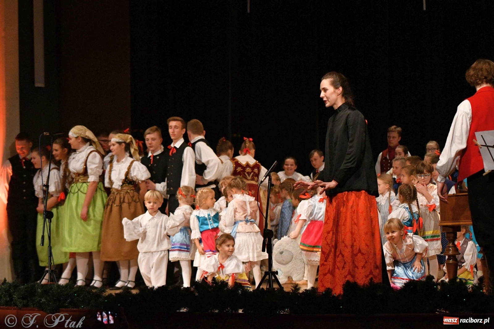 Zdjęcie w galerii na portalu naszraciborz.pl: Koncert świąteczny raciborskiej Strzechy i gości [FOTO]  wiadomości z regionu