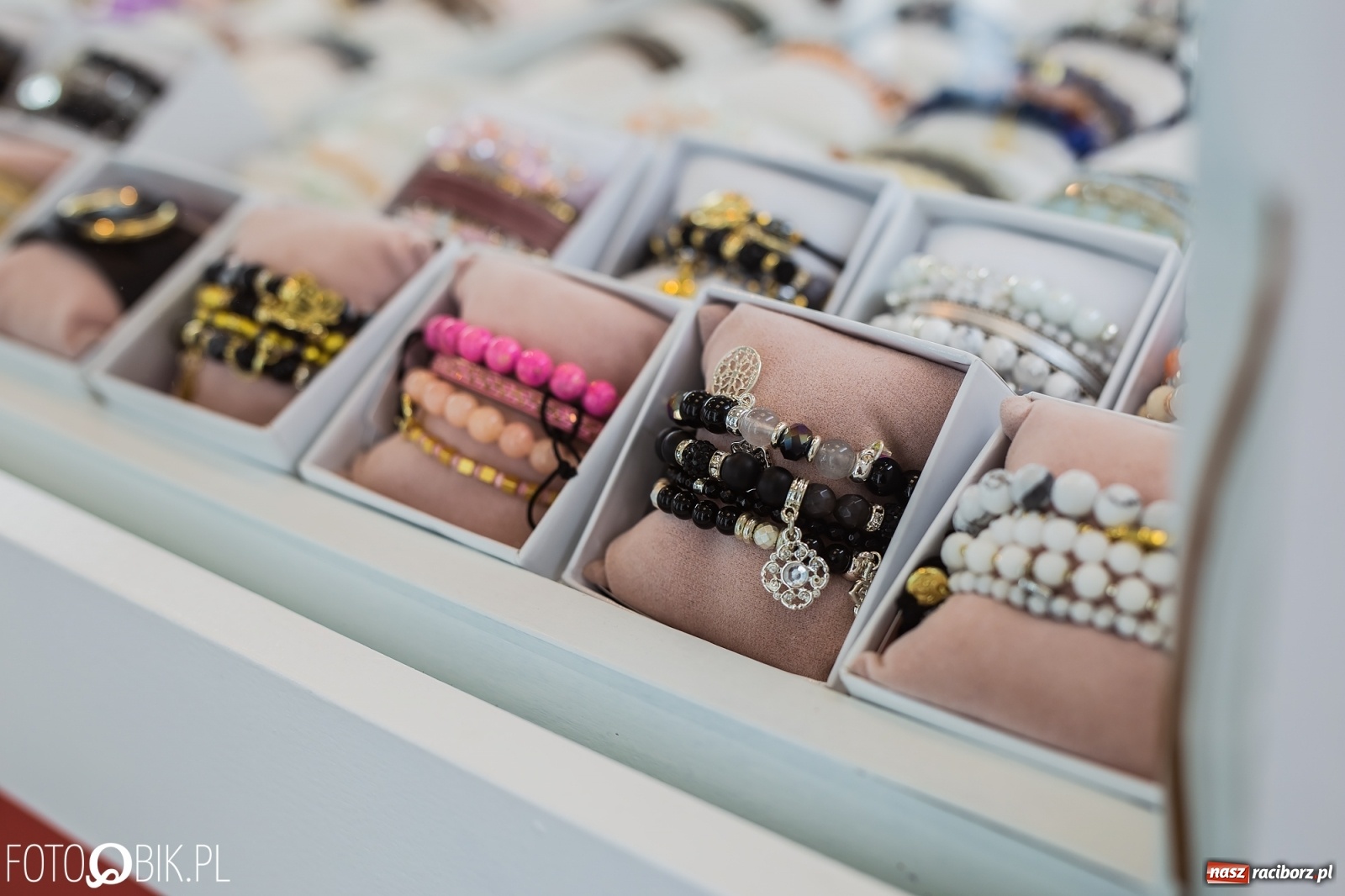 Zdjęcie w galerii na portalu naszraciborz.pl: Strefa Biżu- raj dla wyjątkowych kobiet wiadomości z regionu