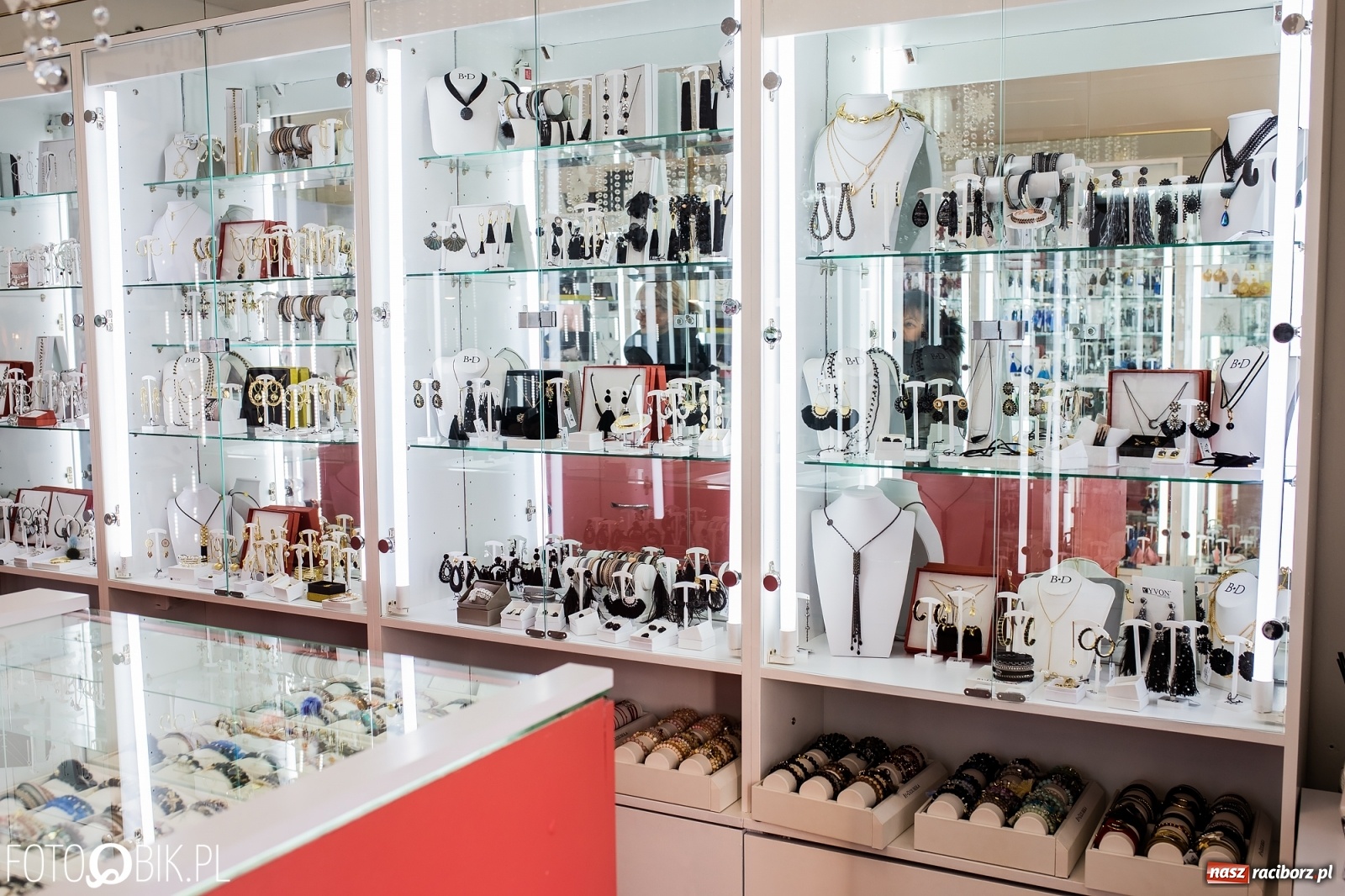 Zdjęcie w galerii na portalu naszraciborz.pl: Strefa Biżu- raj dla wyjątkowych kobiet wiadomości z regionu