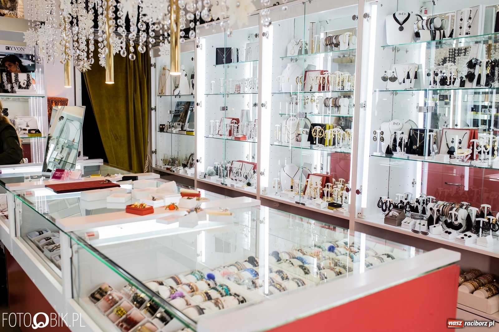 Zdjęcie w galerii na portalu naszraciborz.pl: Strefa Biżu- raj dla wyjątkowych kobiet wiadomości z regionu