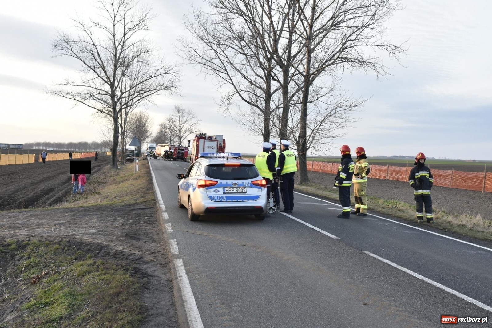 Zdjęcie w galerii na portalu naszraciborz.pl: Wypadek w Pietrowicach Wielkich. Przyczyna nieznana [FOTO] wiadomości z regionu