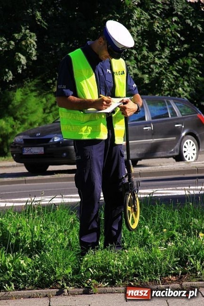 Zdjęcie w galerii na portalu naszraciborz.pl: Potrącenie kobiety na Bosackiej wiadomości z regionu