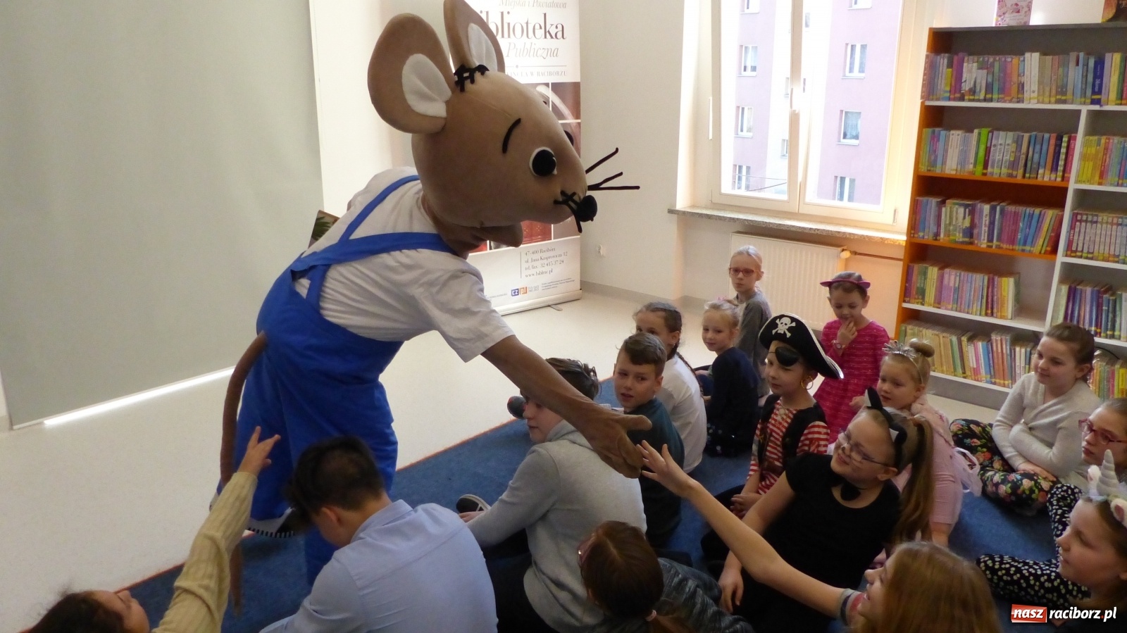 Zdjęcie w galerii na portalu naszraciborz.pl: W 10 dni dookoła świata. Ferie z biblioteką wiadomości z regionu