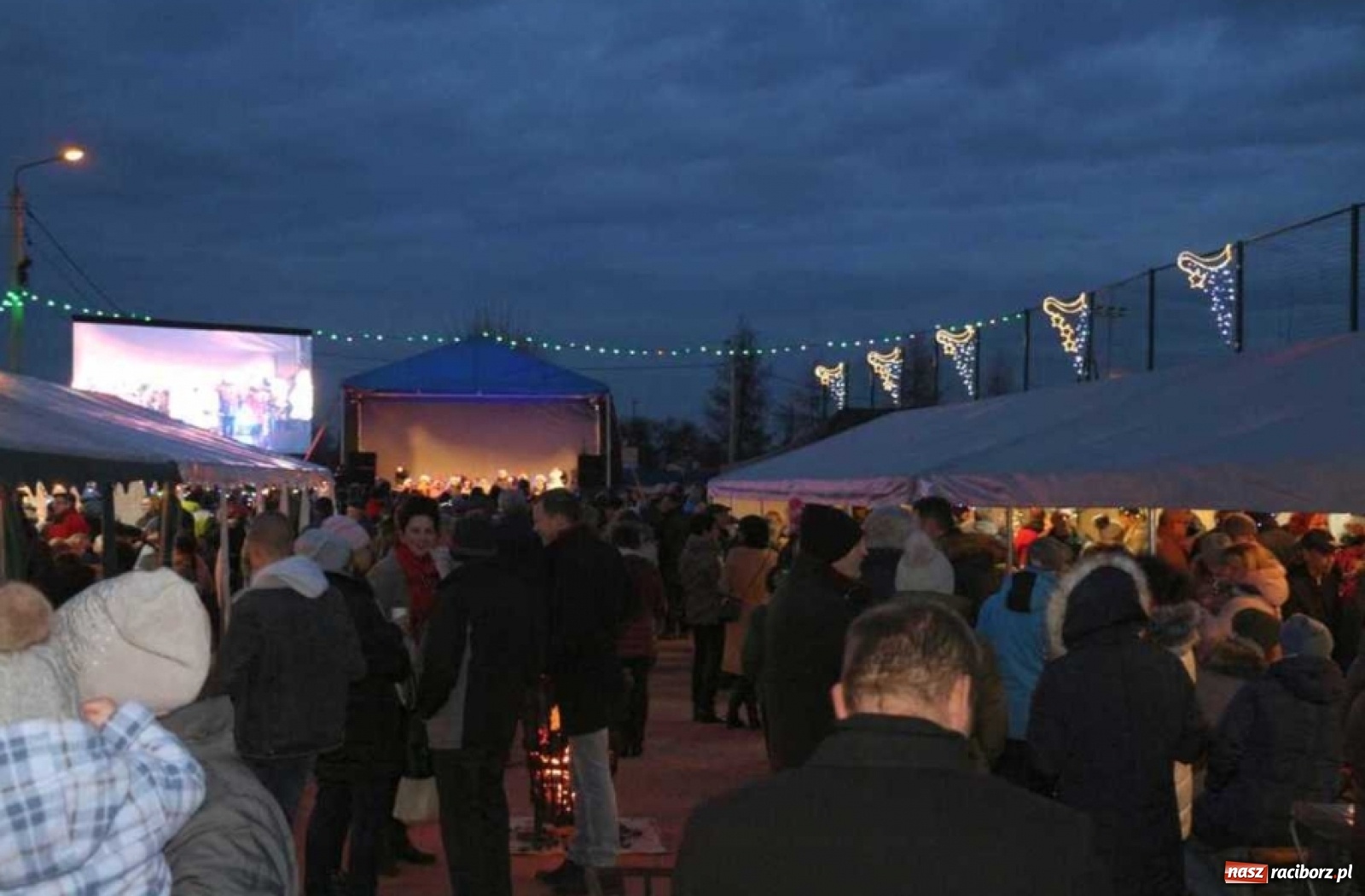 Zdjęcie w galerii na portalu naszraciborz.pl: Magia świąt na kiermaszu w Kornowacu [FOTO] wiadomości z regionu