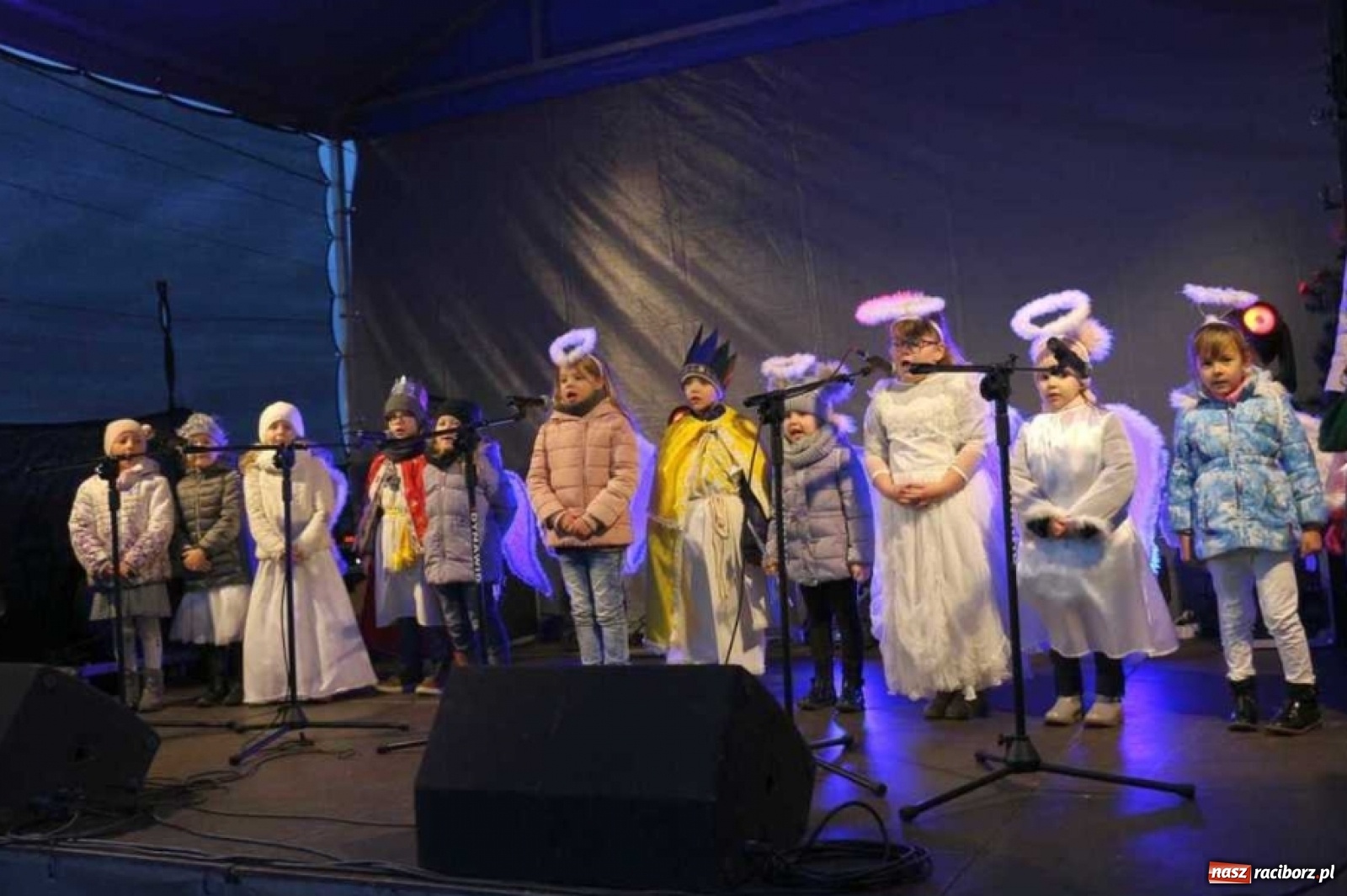 Zdjęcie w galerii na portalu naszraciborz.pl: Magia świąt na kiermaszu w Kornowacu [FOTO] wiadomości z regionu