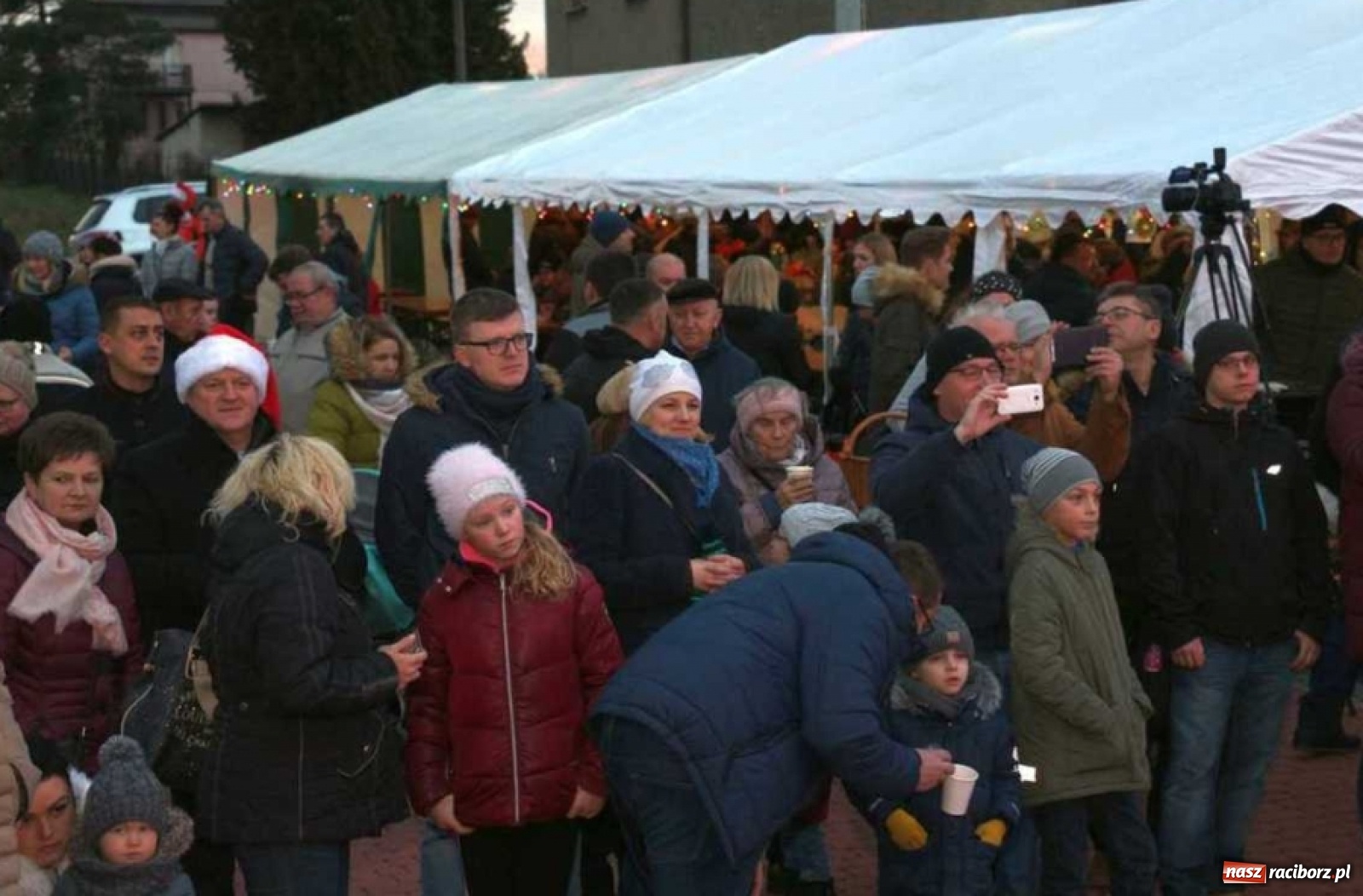 Zdjęcie w galerii na portalu naszraciborz.pl: Magia świąt na kiermaszu w Kornowacu [FOTO] wiadomości z regionu