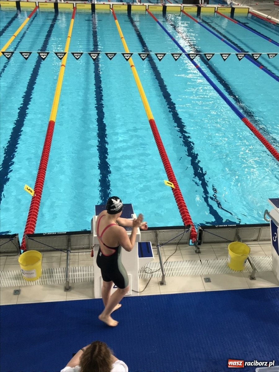 Zdjęcie w galerii na portalu naszraciborz.pl: Pływanie. Maja Wygnał z brązowym medalem wiadomości z regionu