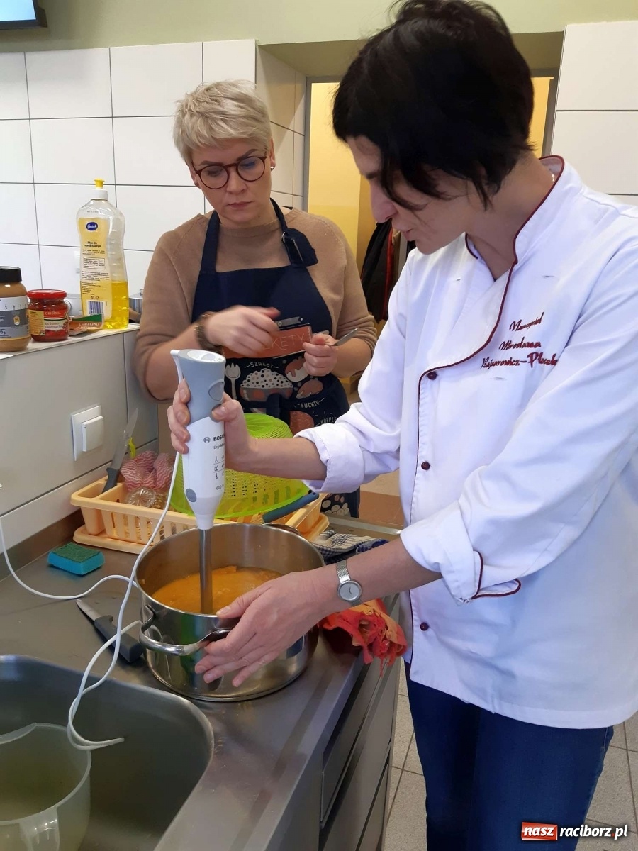 Zdjęcie w galerii na portalu naszraciborz.pl: Warsztaty wegańskie w raciborskim Gastronomiku wiadomości z regionu