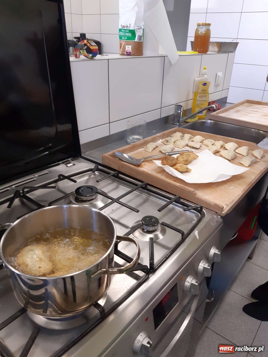 Zdjęcie w galerii na portalu naszraciborz.pl: Warsztaty wegańskie w raciborskim Gastronomiku wiadomości z regionu