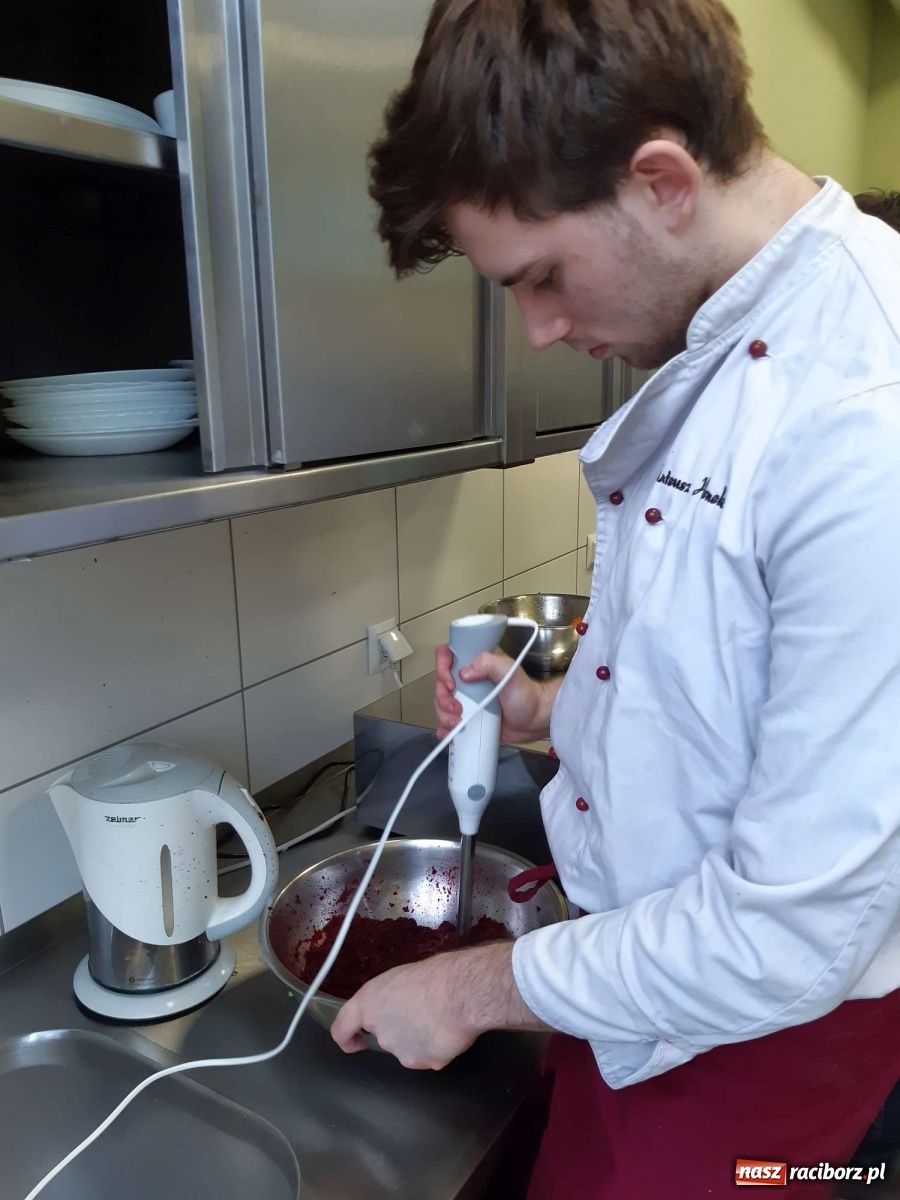 Zdjęcie w galerii na portalu naszraciborz.pl: Warsztaty wegańskie w raciborskim Gastronomiku wiadomości z regionu