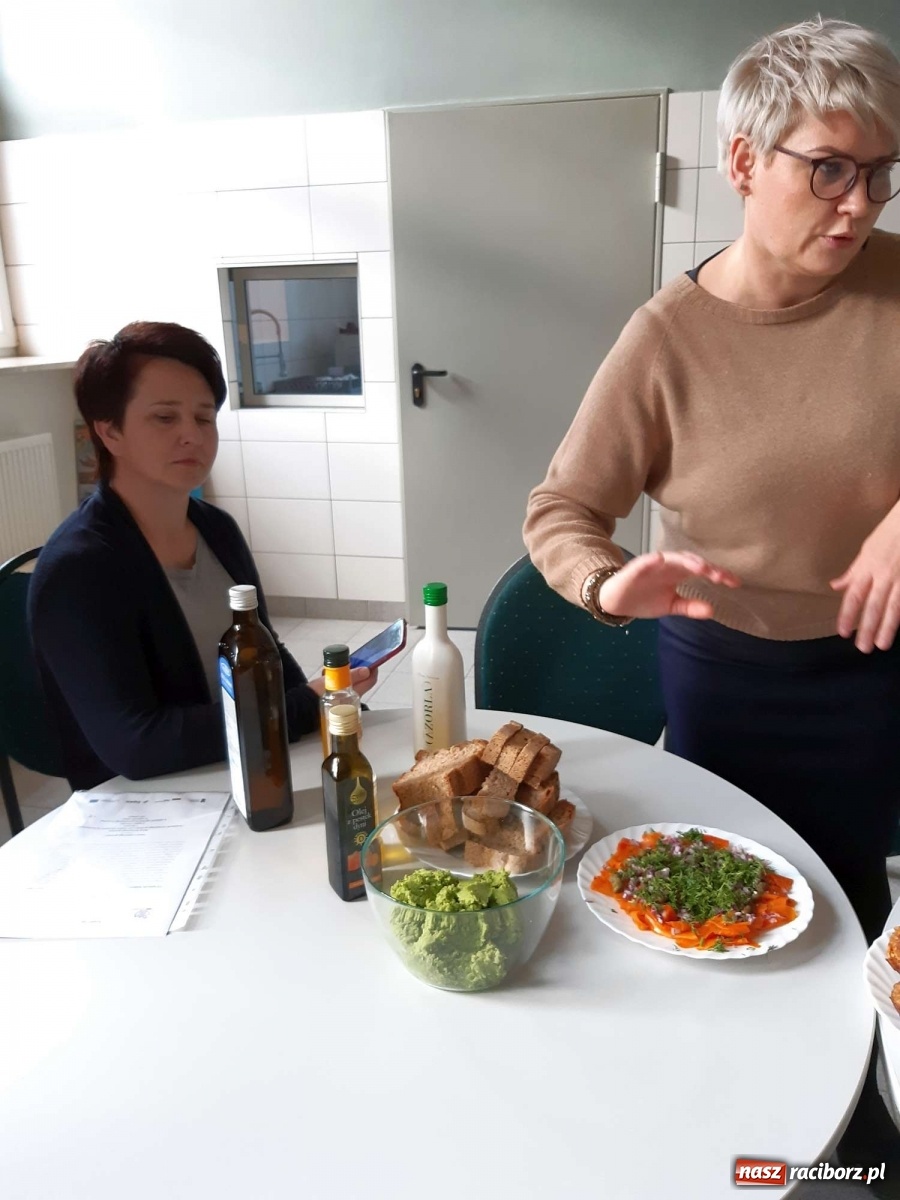 Zdjęcie w galerii na portalu naszraciborz.pl: Warsztaty wegańskie w raciborskim Gastronomiku wiadomości z regionu