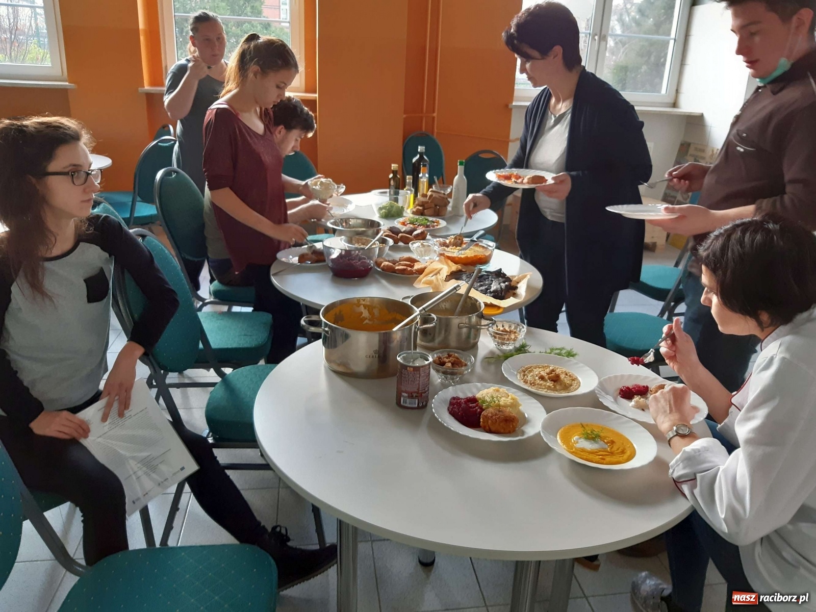 Zdjęcie w galerii na portalu naszraciborz.pl: Warsztaty wegańskie w raciborskim Gastronomiku wiadomości z regionu