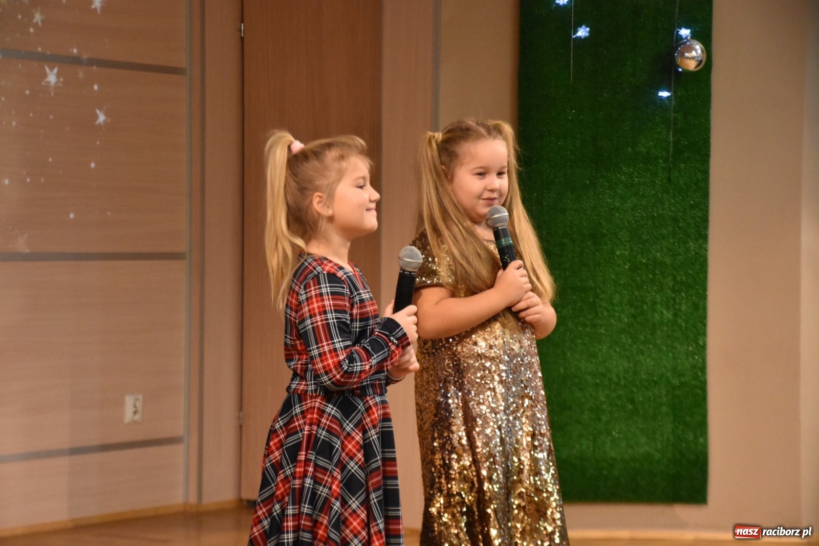 Zdjęcie w galerii na portalu naszraciborz.pl: Kolędy i Pastorałki w Tworkowie po raz XV wiadomości z regionu