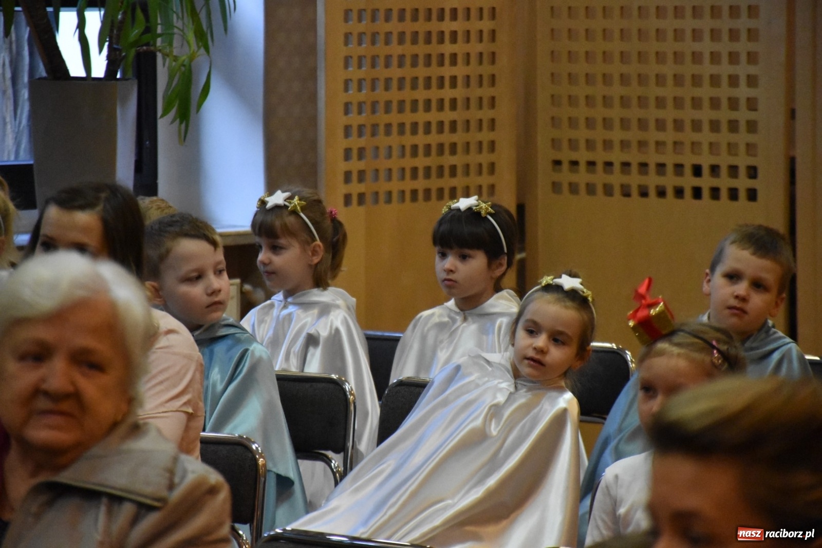 Zdjęcie w galerii na portalu naszraciborz.pl: Kolędy i Pastorałki w Tworkowie po raz XV wiadomości z regionu