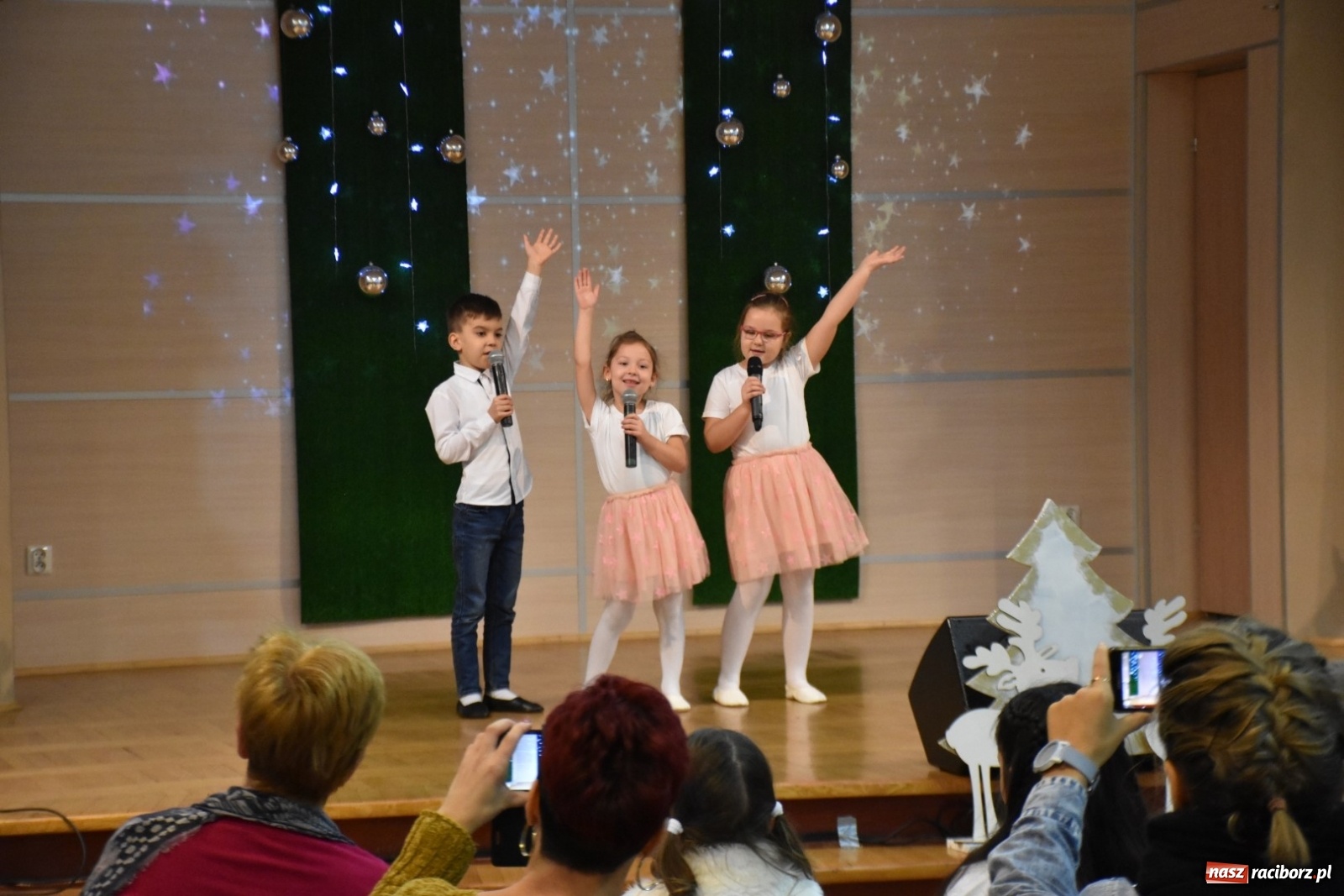 Zdjęcie w galerii na portalu naszraciborz.pl: Kolędy i Pastorałki w Tworkowie po raz XV wiadomości z regionu