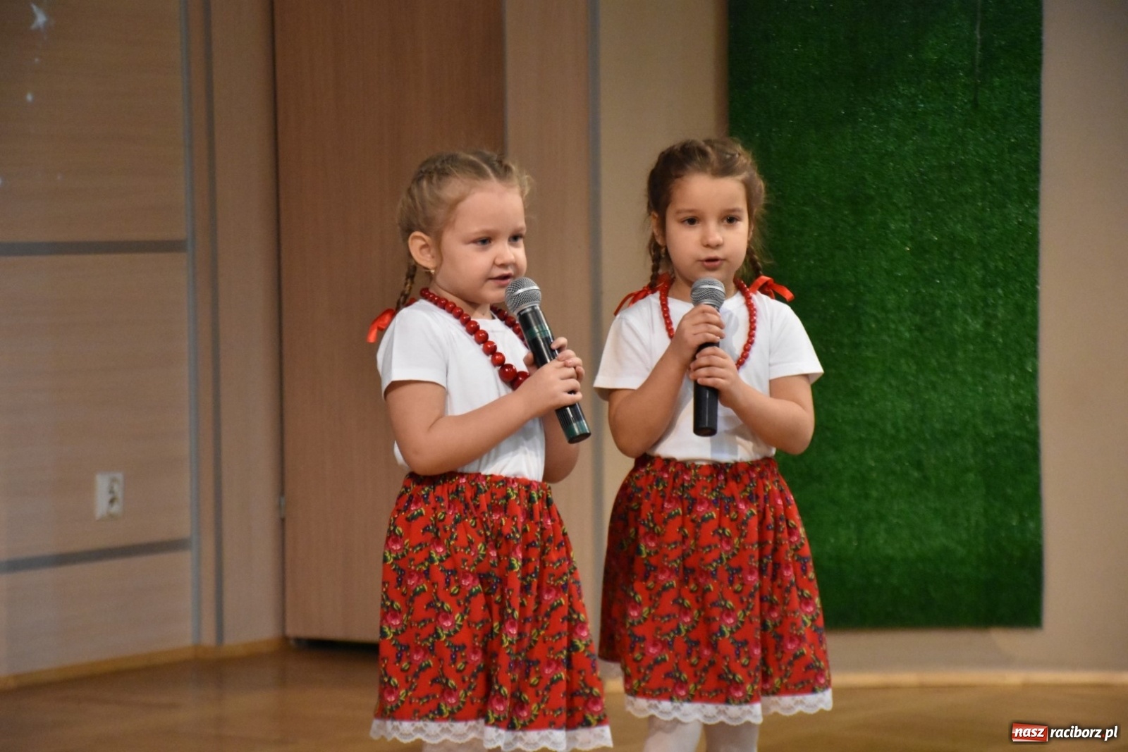 Zdjęcie w galerii na portalu naszraciborz.pl: Kolędy i Pastorałki w Tworkowie po raz XV wiadomości z regionu