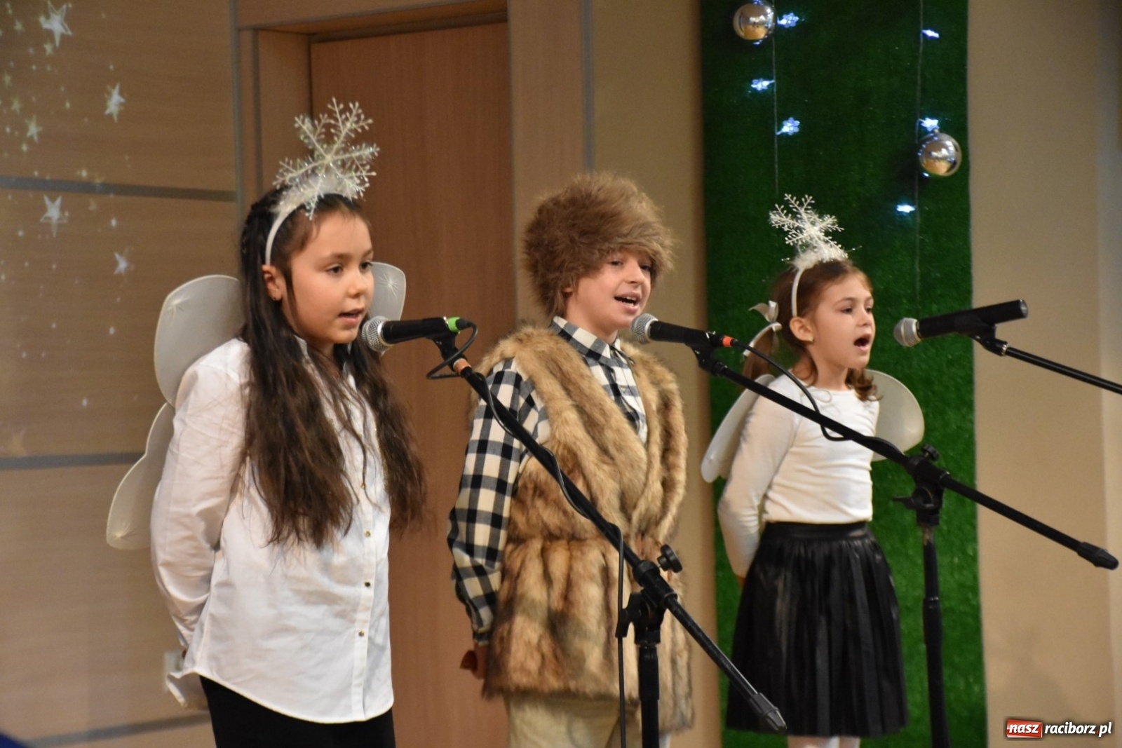 Zdjęcie w galerii na portalu naszraciborz.pl: Kolędy i Pastorałki w Tworkowie po raz XV wiadomości z regionu