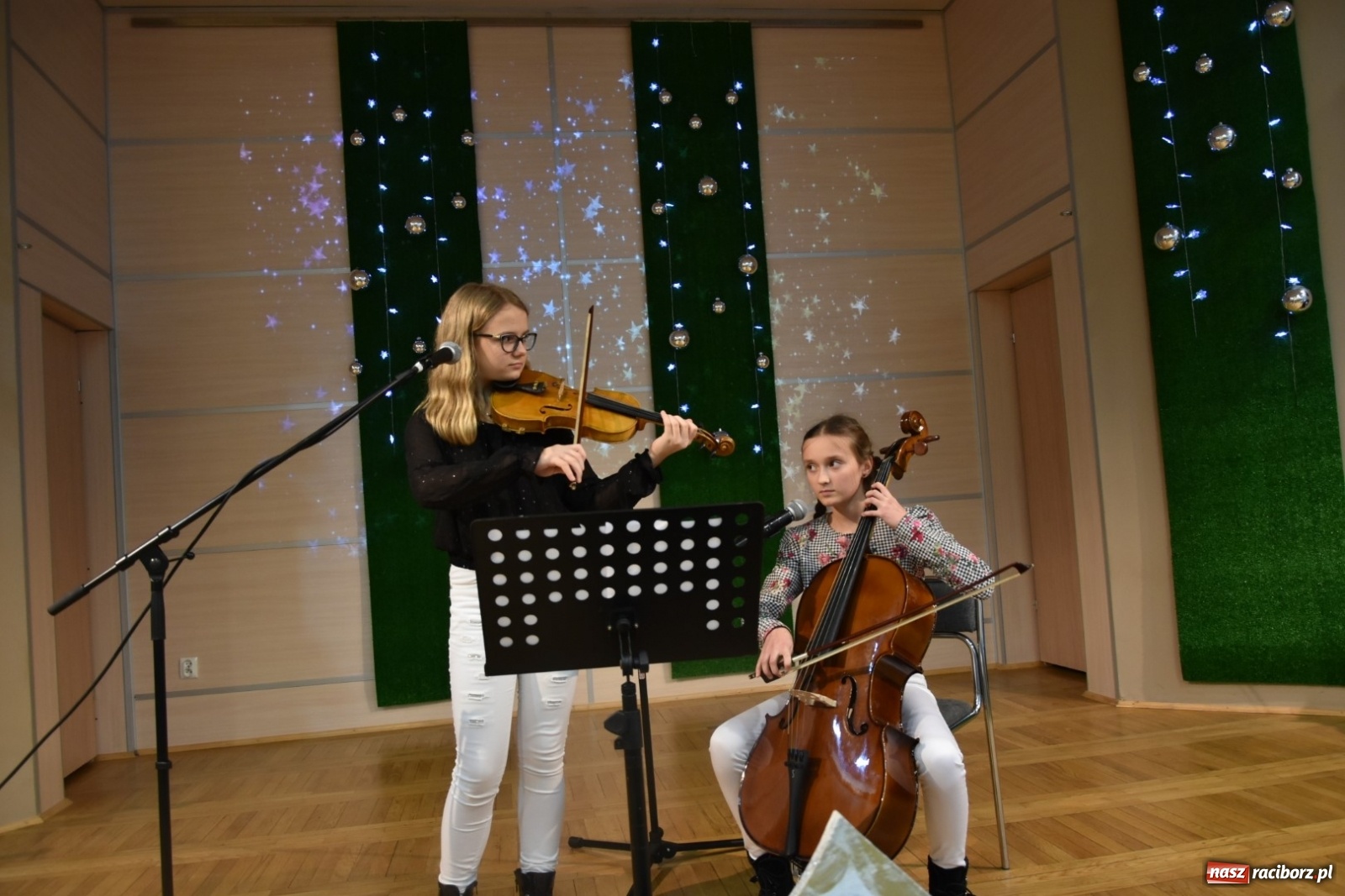 Zdjęcie w galerii na portalu naszraciborz.pl: Kolędy i Pastorałki w Tworkowie po raz XV wiadomości z regionu