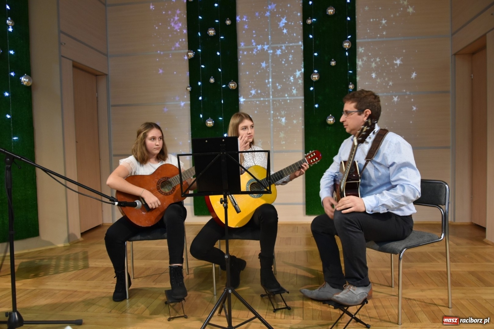 Zdjęcie w galerii na portalu naszraciborz.pl: Kolędy i Pastorałki w Tworkowie po raz XV wiadomości z regionu