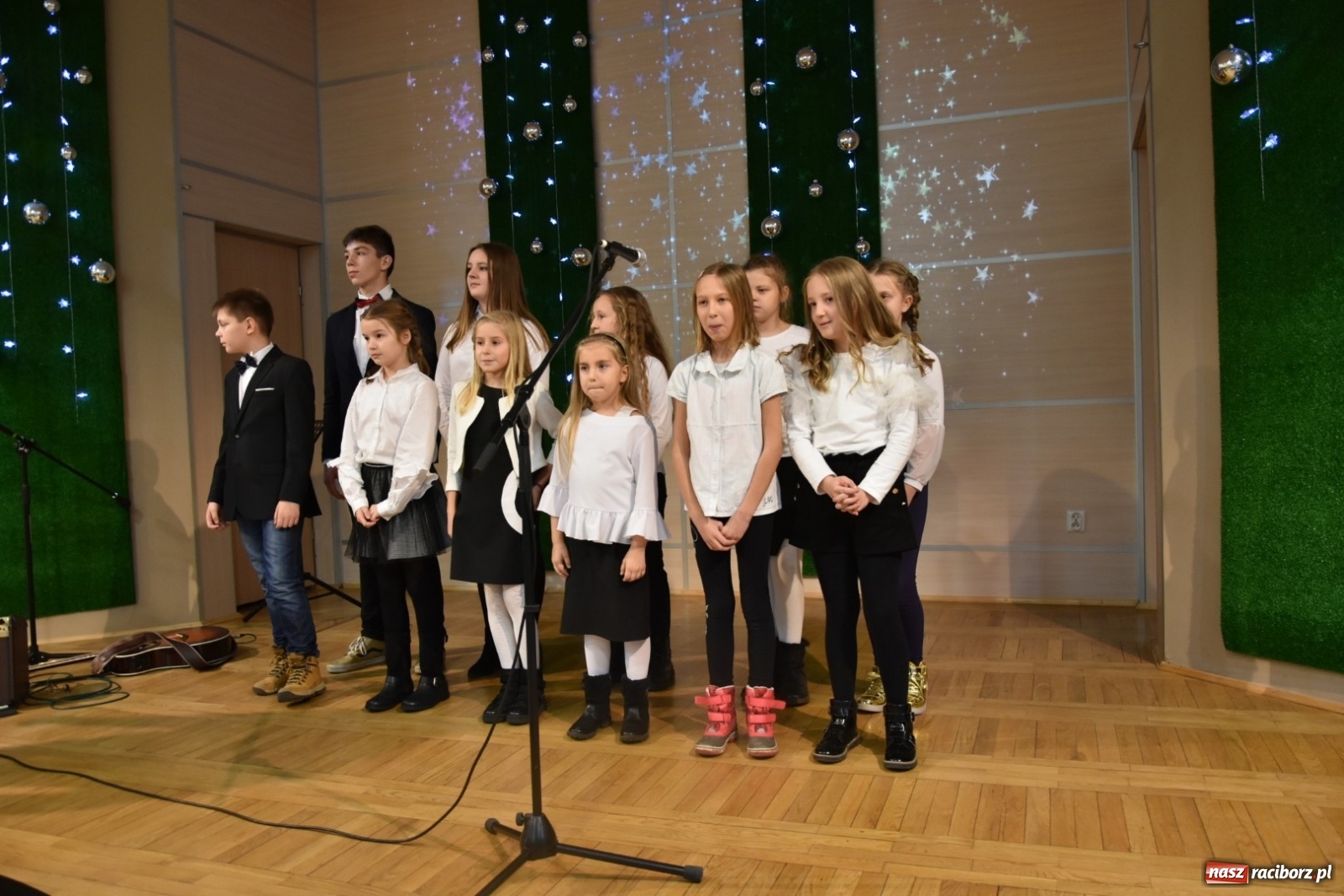 Zdjęcie w galerii na portalu naszraciborz.pl: Kolędy i Pastorałki w Tworkowie po raz XV wiadomości z regionu