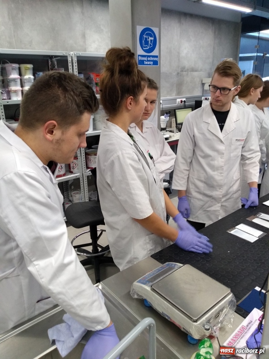 Zdjęcie w galerii na portalu naszraciborz.pl: Chemicy z Raciborza z wizytą w firmie Chemika wiadomości z regionu