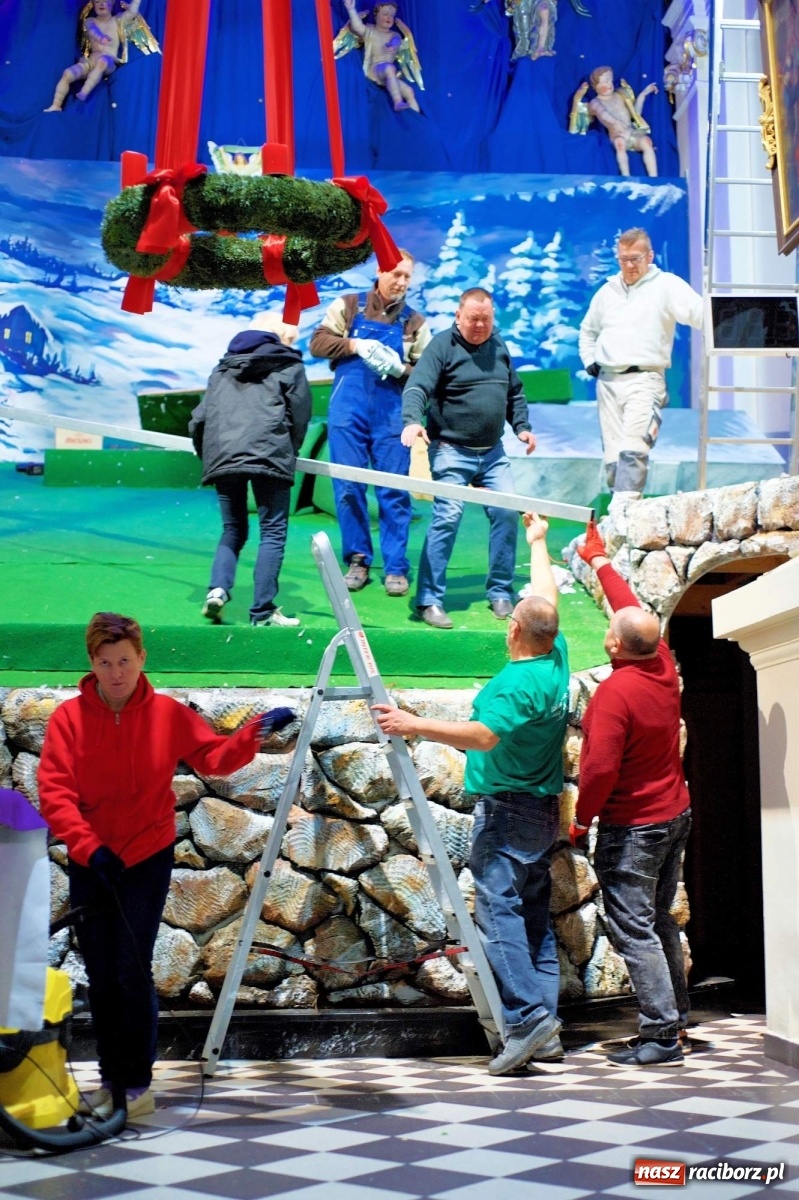 Zdjęcie w galerii na portalu naszraciborz.pl: Tak powstaje tworkowskie Betlejem [FOTO] wiadomości z regionu