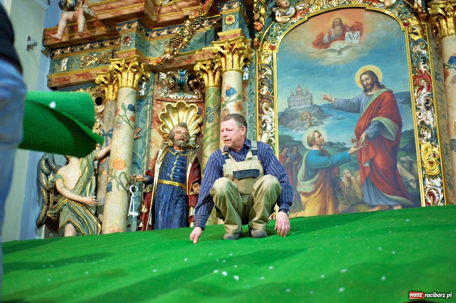 Zdjęcie w galerii na portalu naszraciborz.pl: Tak powstaje tworkowskie Betlejem [FOTO] wiadomości z regionu