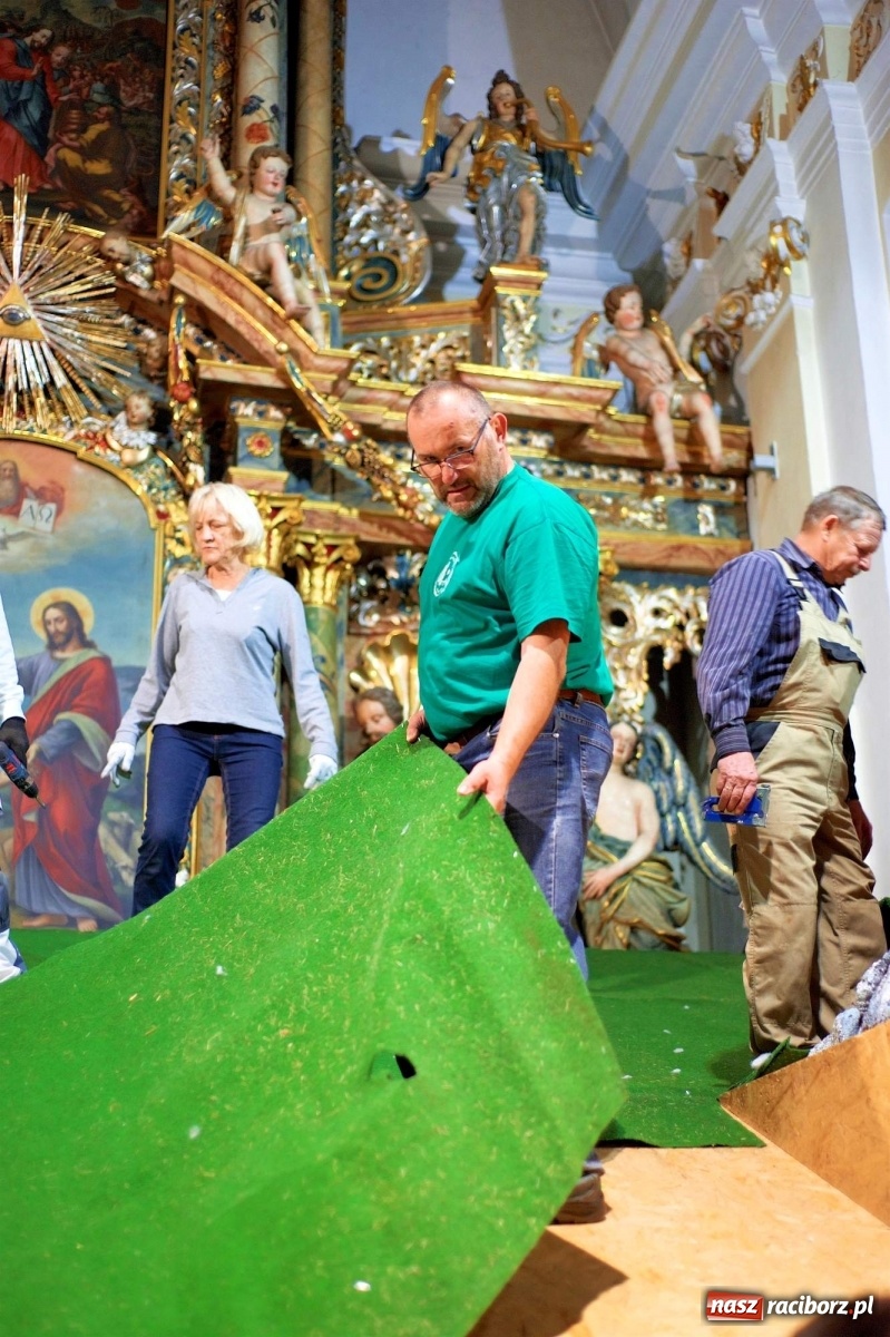 Zdjęcie w galerii na portalu naszraciborz.pl: Tak powstaje tworkowskie Betlejem [FOTO] wiadomości z regionu