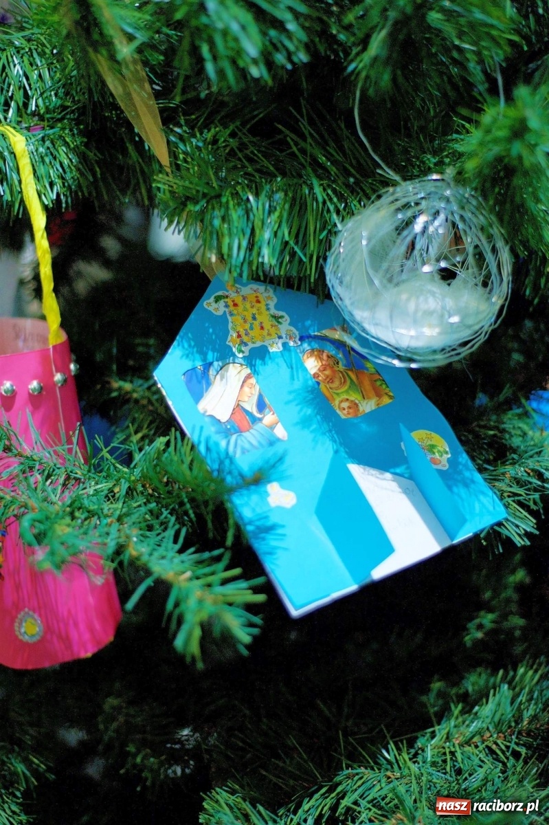 Zdjęcie w galerii na portalu naszraciborz.pl: Tak powstaje tworkowskie Betlejem [FOTO] wiadomości z regionu