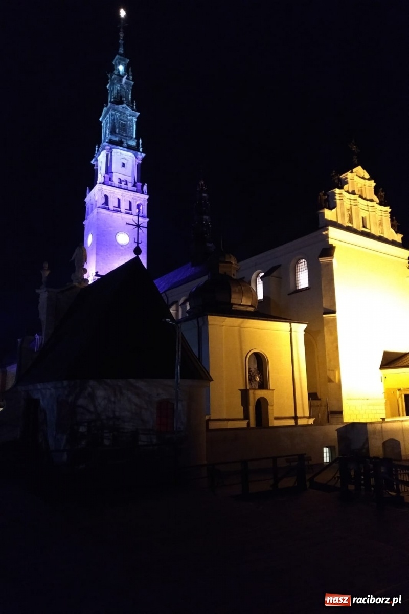 Zdjęcie w galerii na portalu naszraciborz.pl: Harcerze z Raciborza wyruszyli po Światło, które daje moc wiadomości z regionu