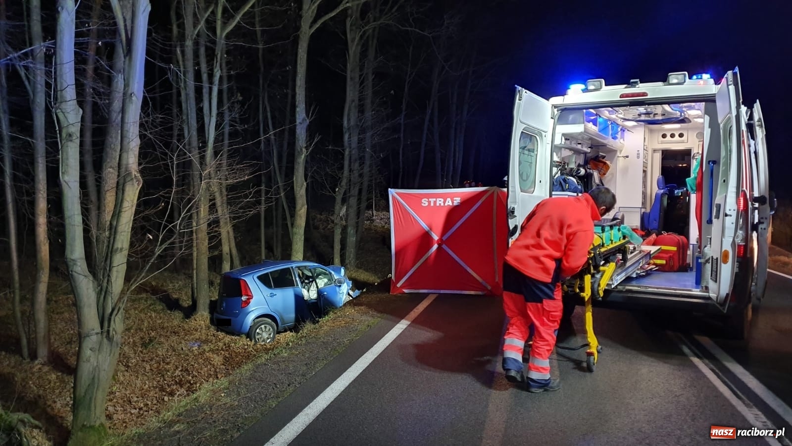 Zdjęcie w galerii na portalu naszraciborz.pl: Tragedia pod Rudą Kozielską. Dachowanie za Miedonią. Komunikat policji  wiadomości z regionu