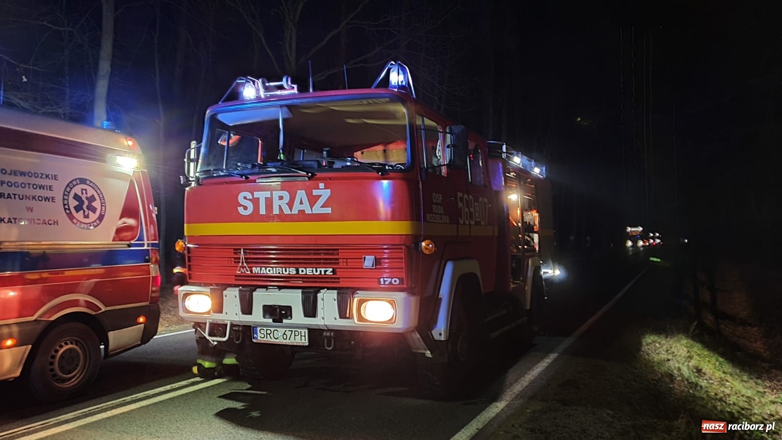 Zdjęcie w galerii na portalu naszraciborz.pl: Tragedia pod Rudą Kozielską. Dachowanie za Miedonią. Komunikat policji  wiadomości z regionu