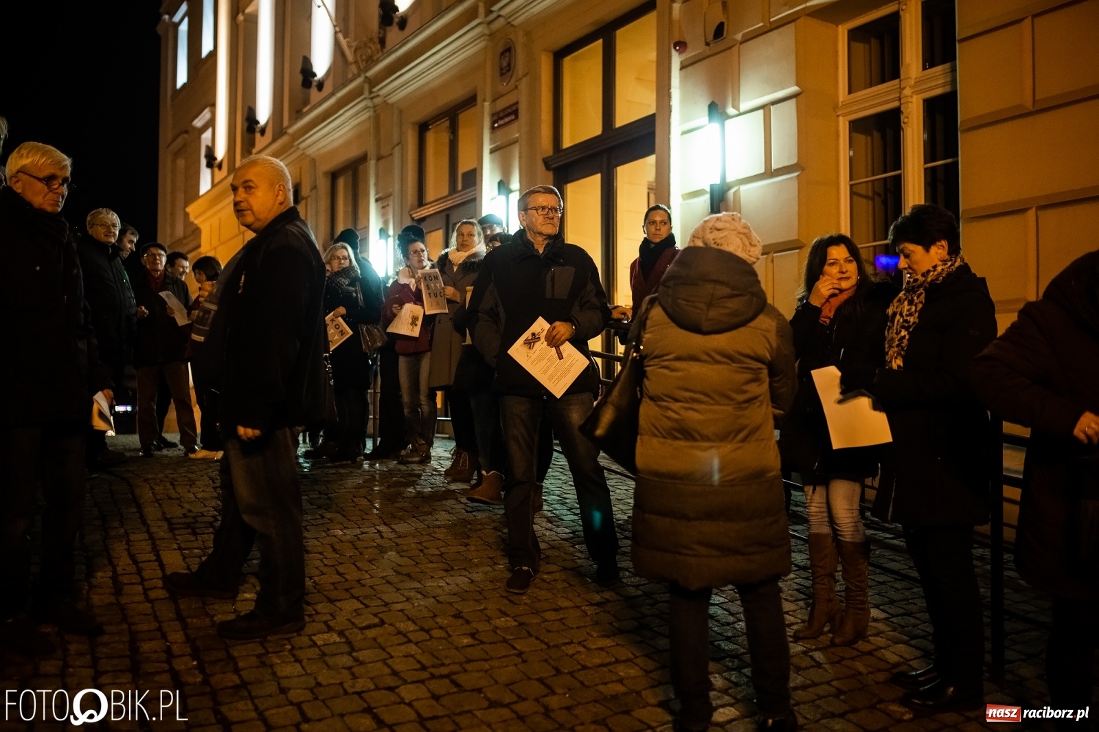 Zdjęcie w galerii na portalu naszraciborz.pl: Dziś Sędziowie – jutro Ty! Protest pod raciborskim sądem [FOTO i WIDEO] wiadomości z regionu