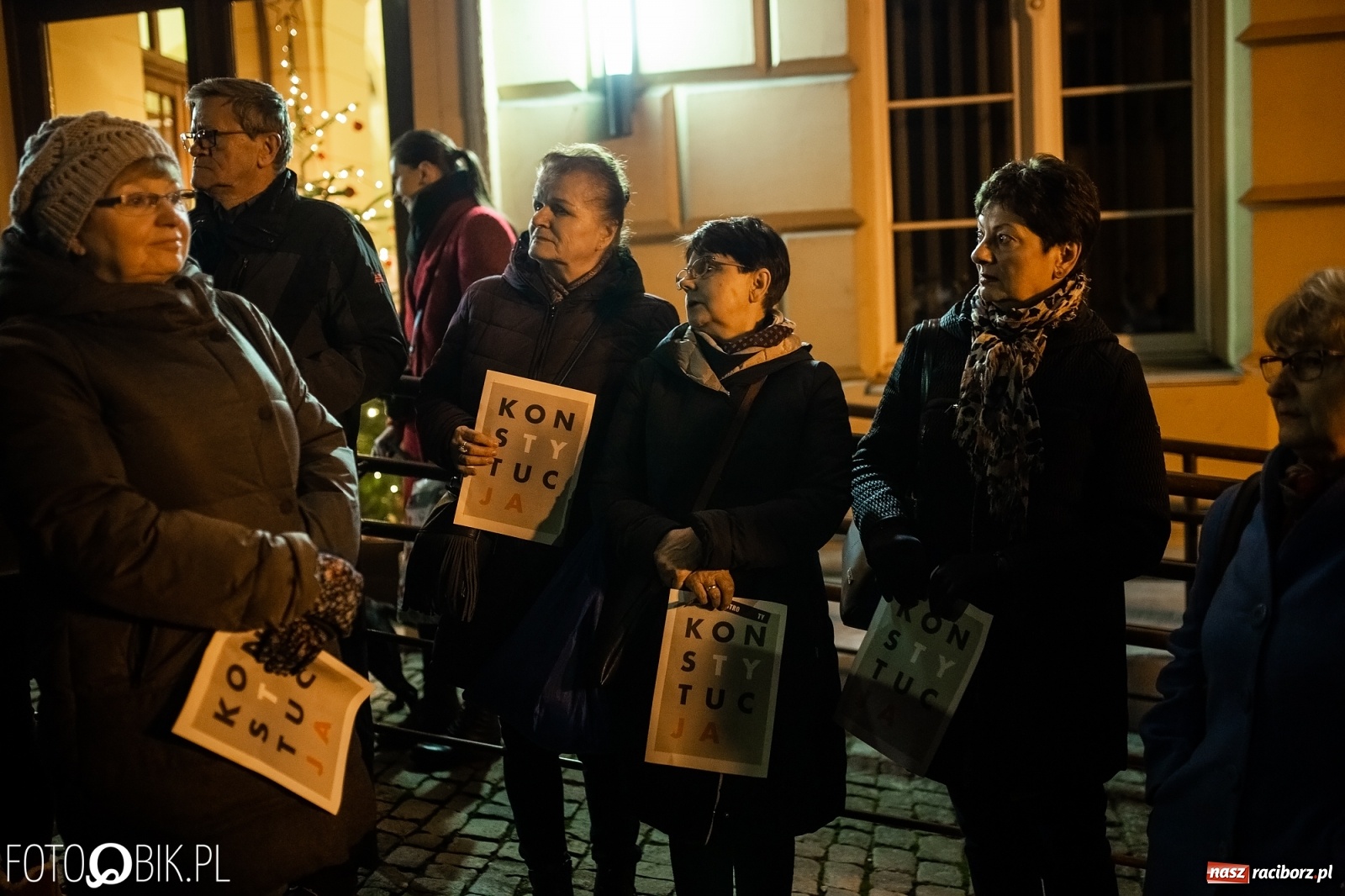Zdjęcie w galerii na portalu naszraciborz.pl: Dziś Sędziowie – jutro Ty! Protest pod raciborskim sądem [FOTO i WIDEO] wiadomości z regionu