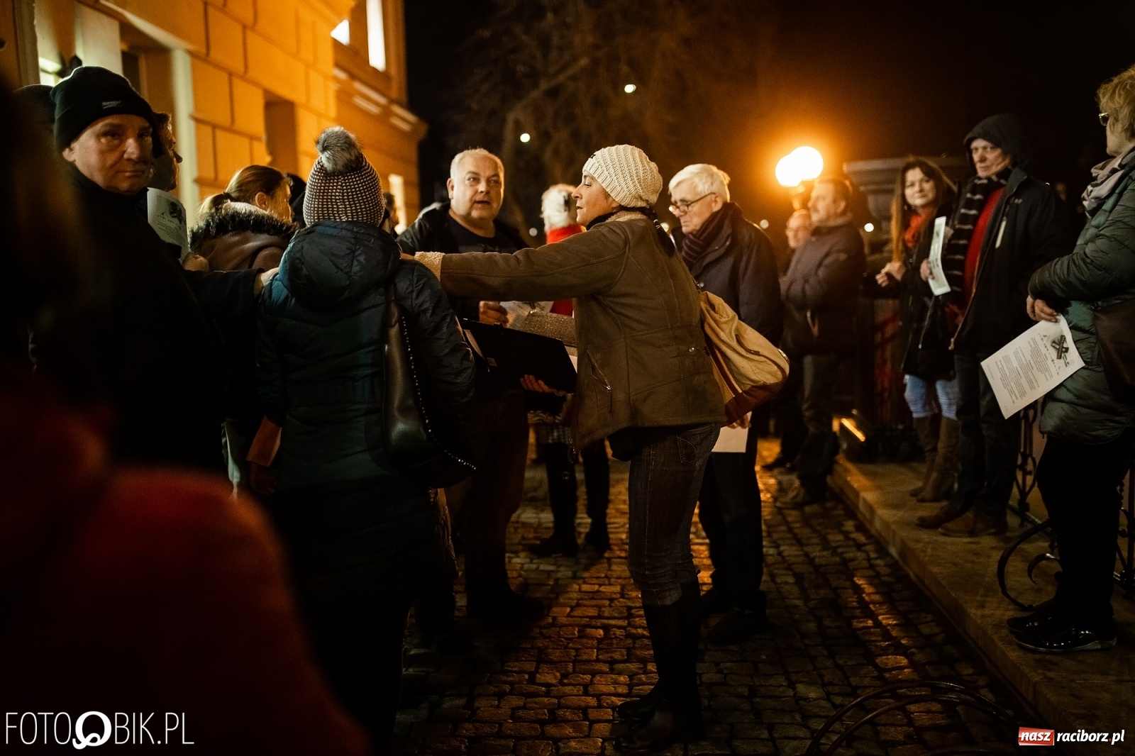 Zdjęcie w galerii na portalu naszraciborz.pl: Dziś Sędziowie – jutro Ty! Protest pod raciborskim sądem [FOTO i WIDEO] wiadomości z regionu