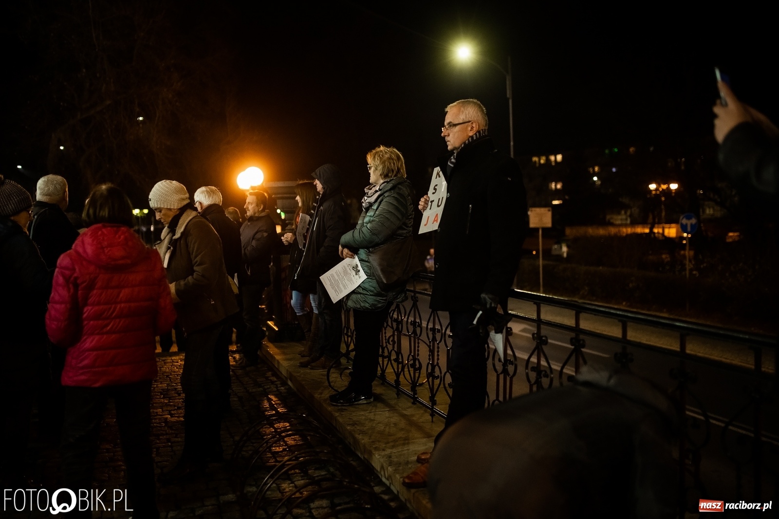 Zdjęcie w galerii na portalu naszraciborz.pl: Dziś Sędziowie – jutro Ty! Protest pod raciborskim sądem [FOTO i WIDEO] wiadomości z regionu