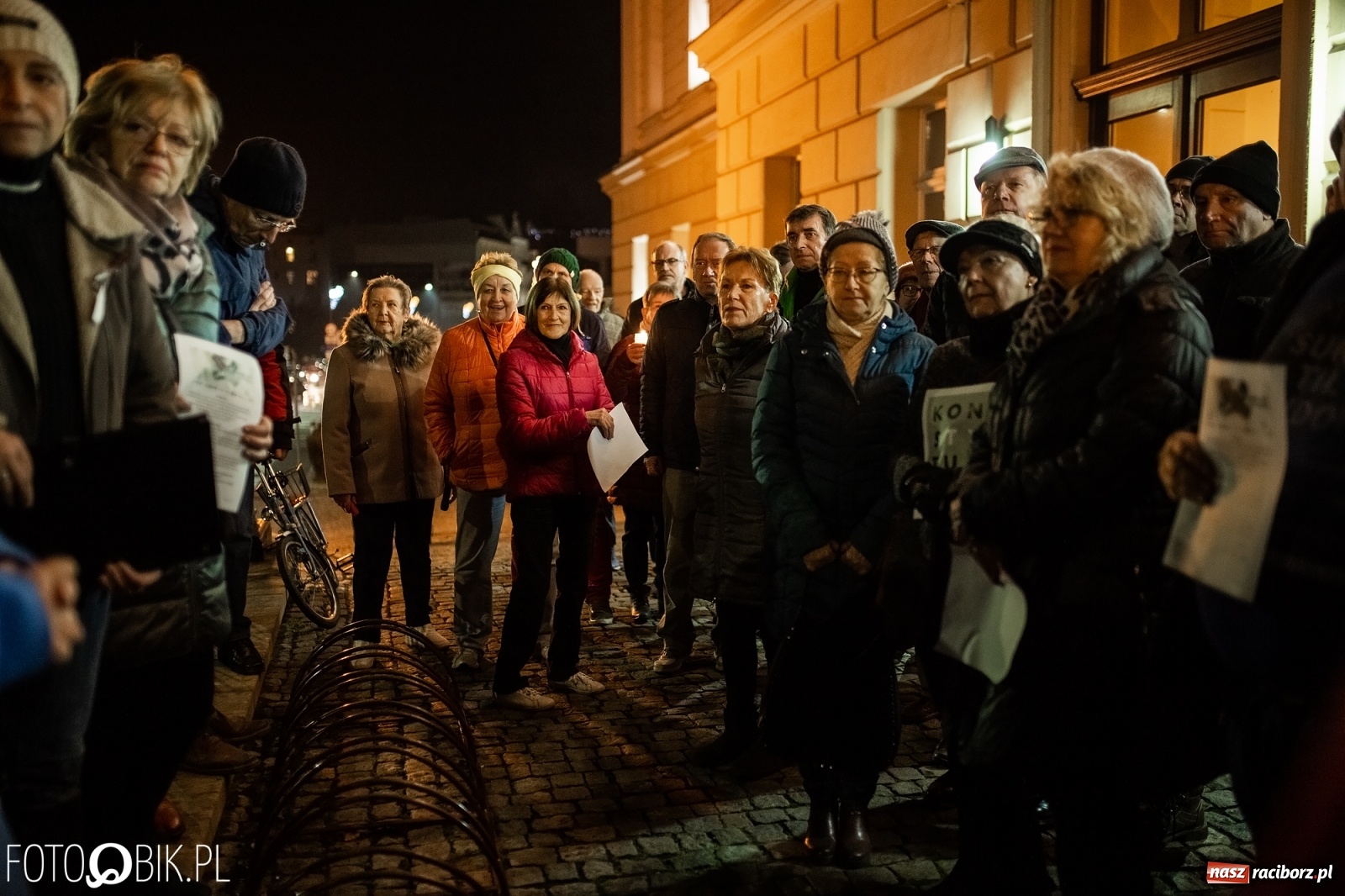 Zdjęcie w galerii na portalu naszraciborz.pl: Dziś Sędziowie – jutro Ty! Protest pod raciborskim sądem [FOTO i WIDEO] wiadomości z regionu