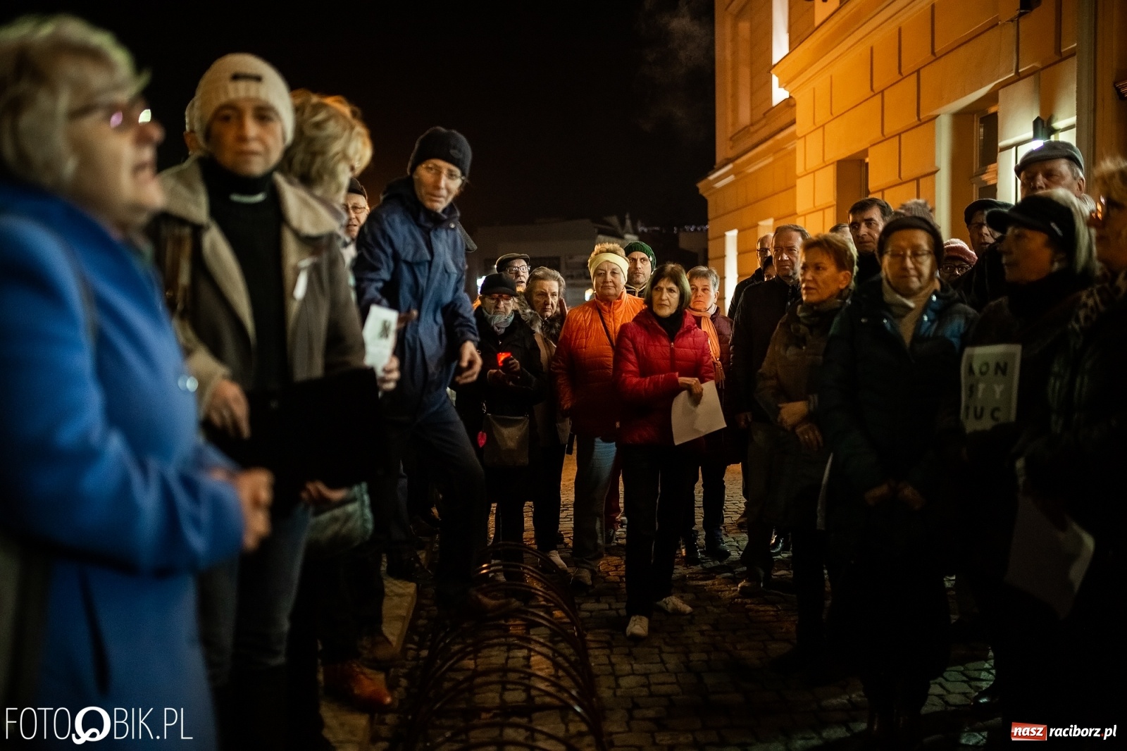 Zdjęcie w galerii na portalu naszraciborz.pl: Dziś Sędziowie – jutro Ty! Protest pod raciborskim sądem [FOTO i WIDEO] wiadomości z regionu