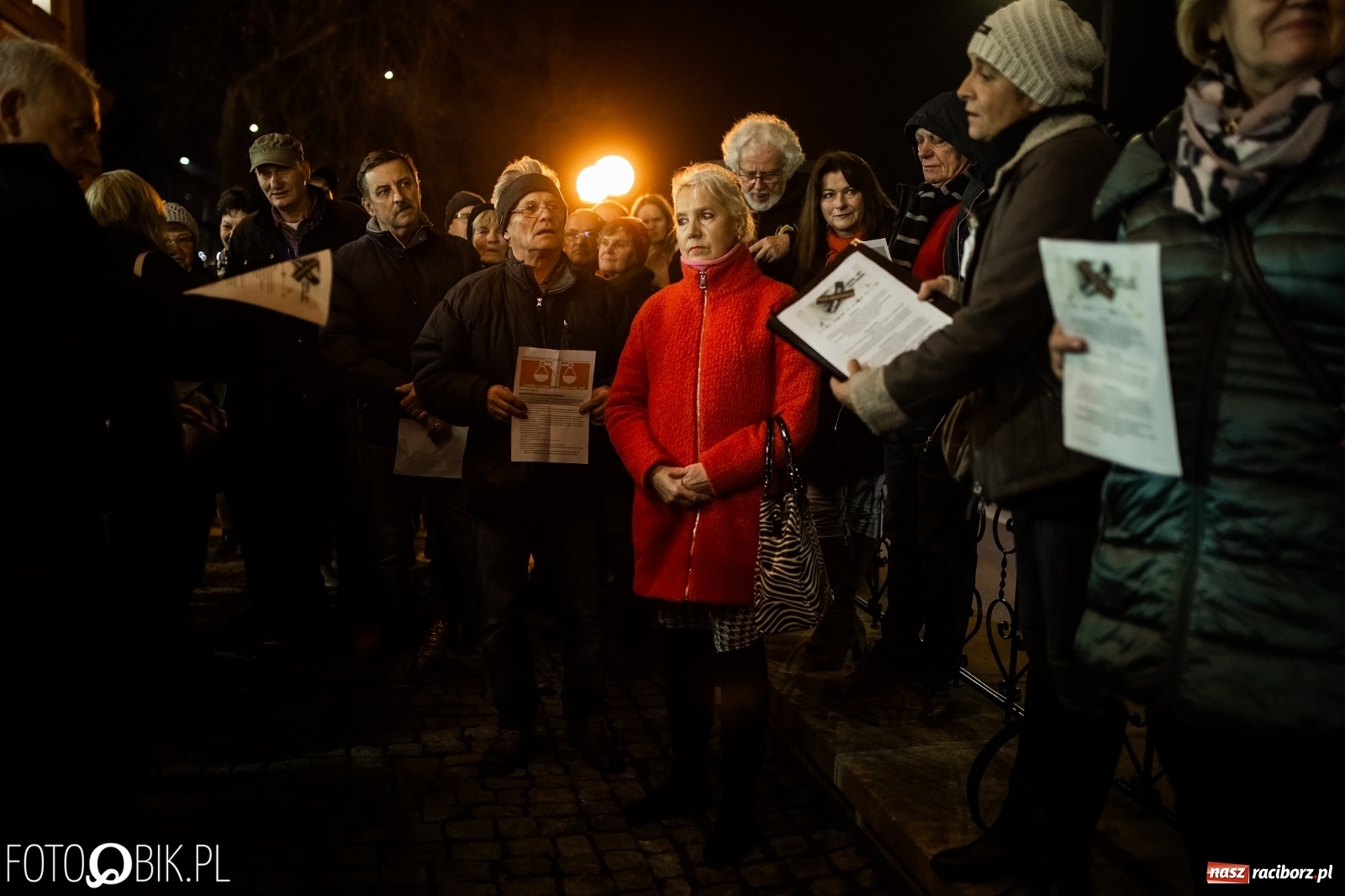 Zdjęcie w galerii na portalu naszraciborz.pl: Dziś Sędziowie – jutro Ty! Protest pod raciborskim sądem [FOTO i WIDEO] wiadomości z regionu