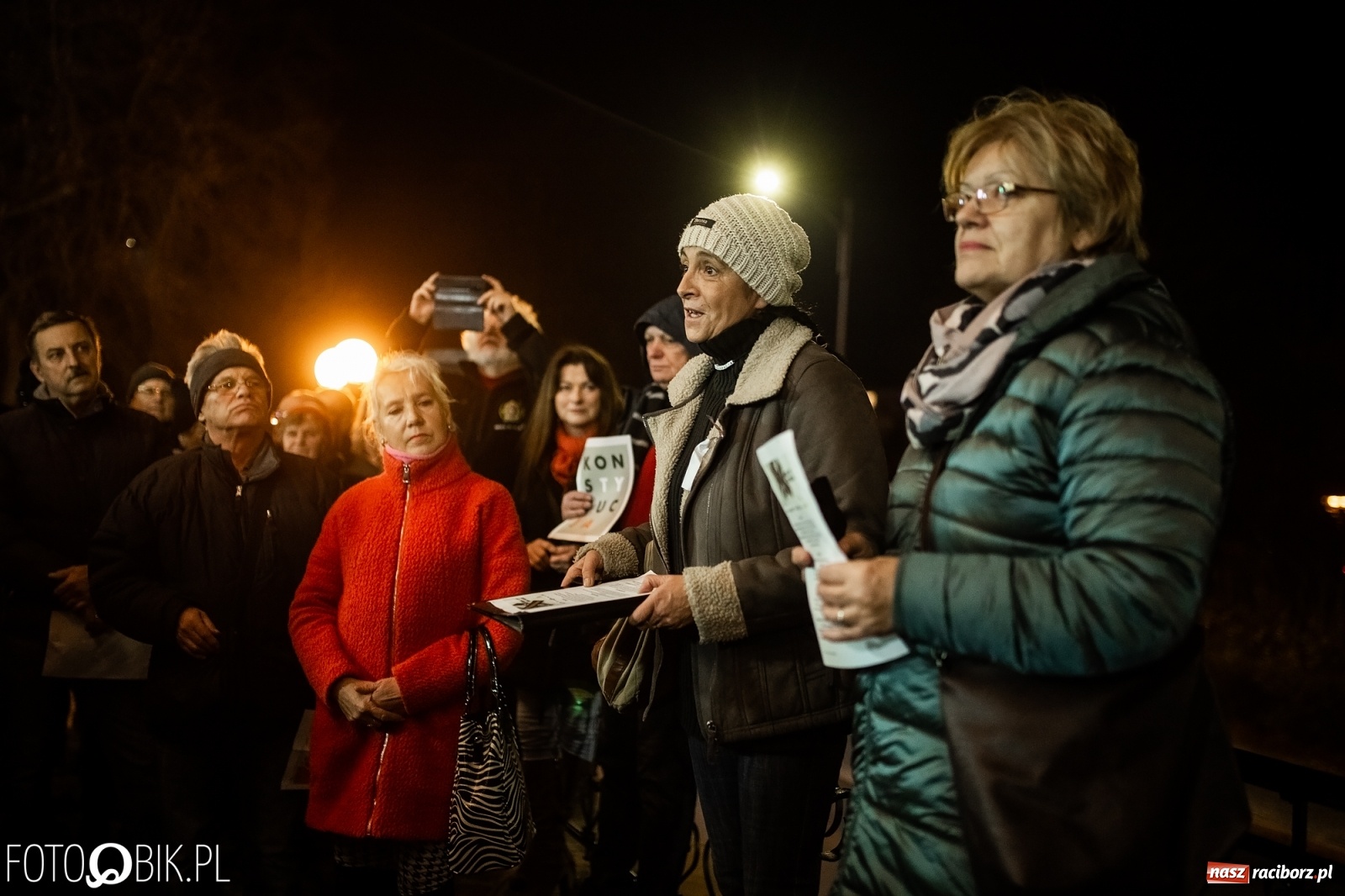 Zdjęcie w galerii na portalu naszraciborz.pl: Dziś Sędziowie – jutro Ty! Protest pod raciborskim sądem [FOTO i WIDEO] wiadomości z regionu