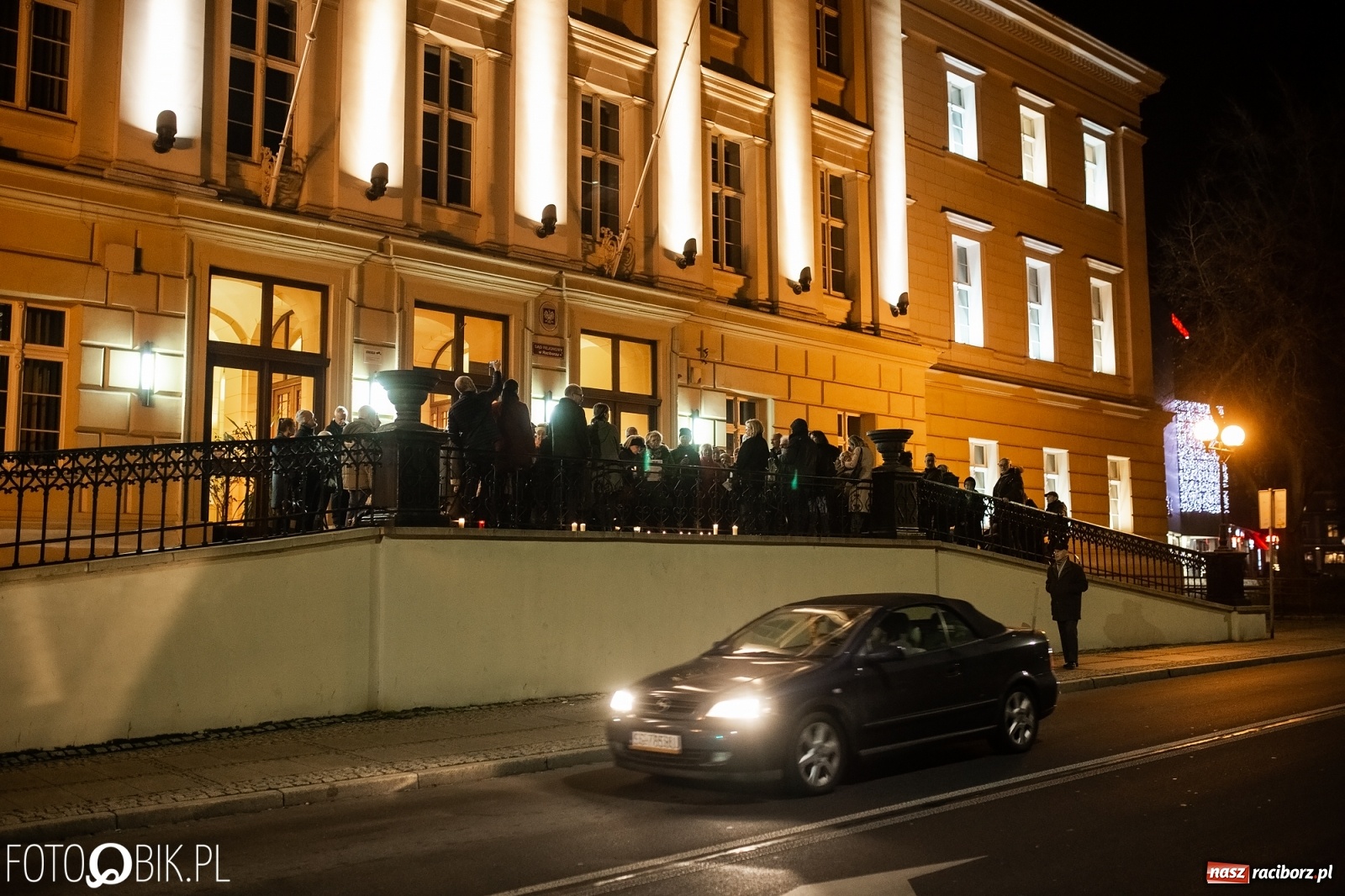 Zdjęcie w galerii na portalu naszraciborz.pl: Dziś Sędziowie – jutro Ty! Protest pod raciborskim sądem [FOTO i WIDEO] wiadomości z regionu