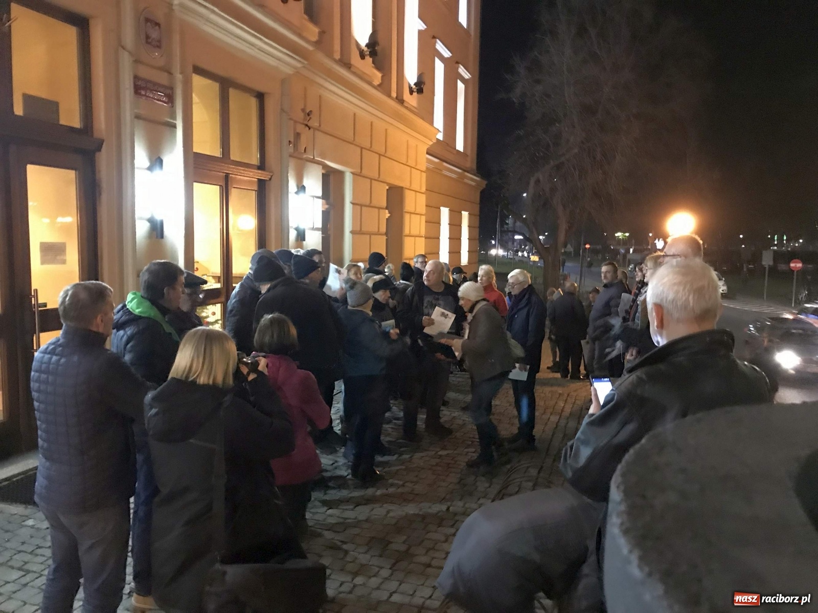 Zdjęcie w galerii na portalu naszraciborz.pl: Dziś Sędziowie – jutro Ty! Protest pod raciborskim sądem [FOTO i WIDEO] wiadomości z regionu