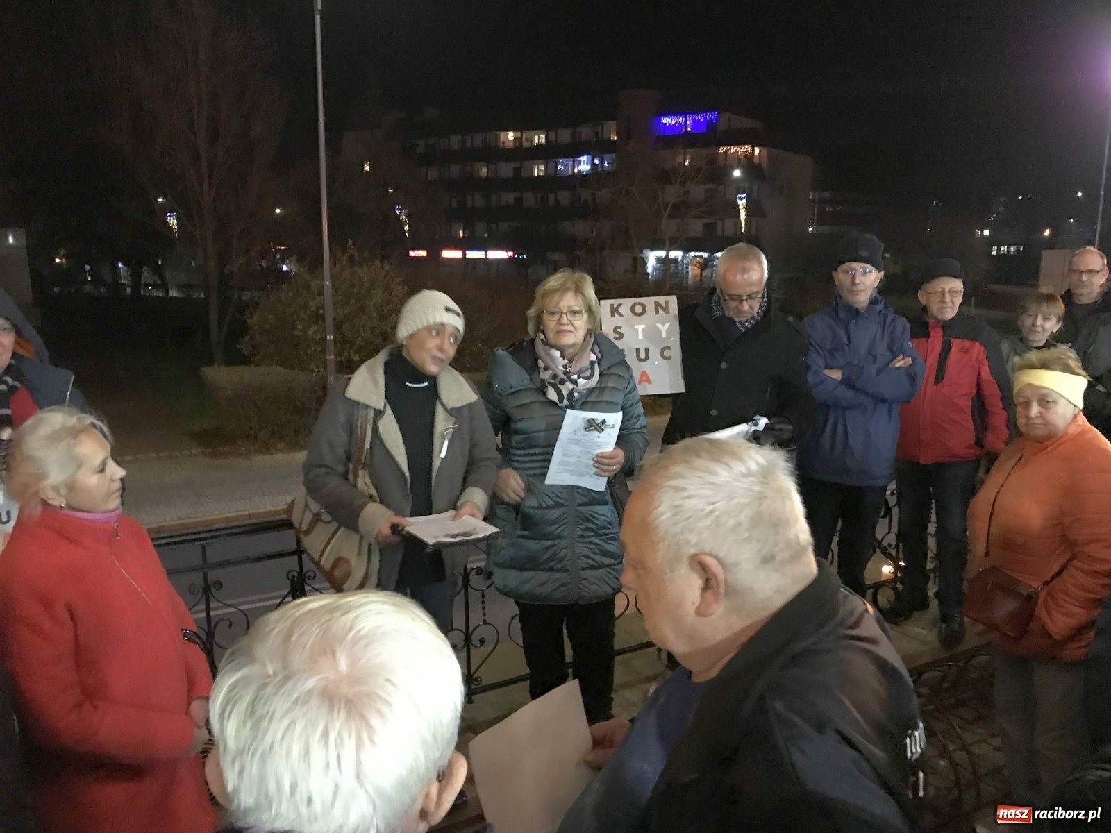 Zdjęcie w galerii na portalu naszraciborz.pl: Dziś Sędziowie – jutro Ty! Protest pod raciborskim sądem [FOTO i WIDEO] wiadomości z regionu