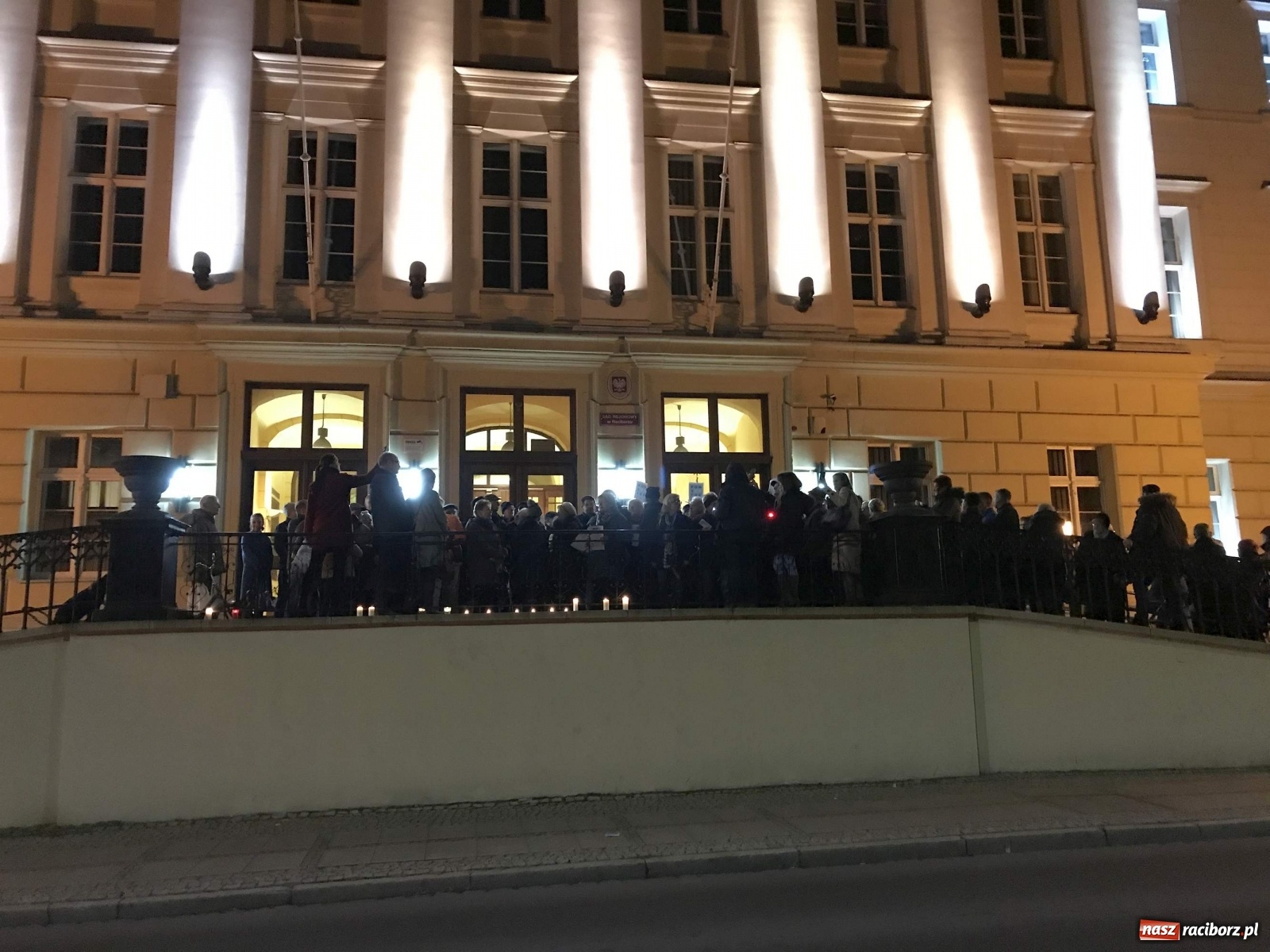Zdjęcie w galerii na portalu naszraciborz.pl: Dziś Sędziowie – jutro Ty! Protest pod raciborskim sądem [FOTO i WIDEO] wiadomości z regionu