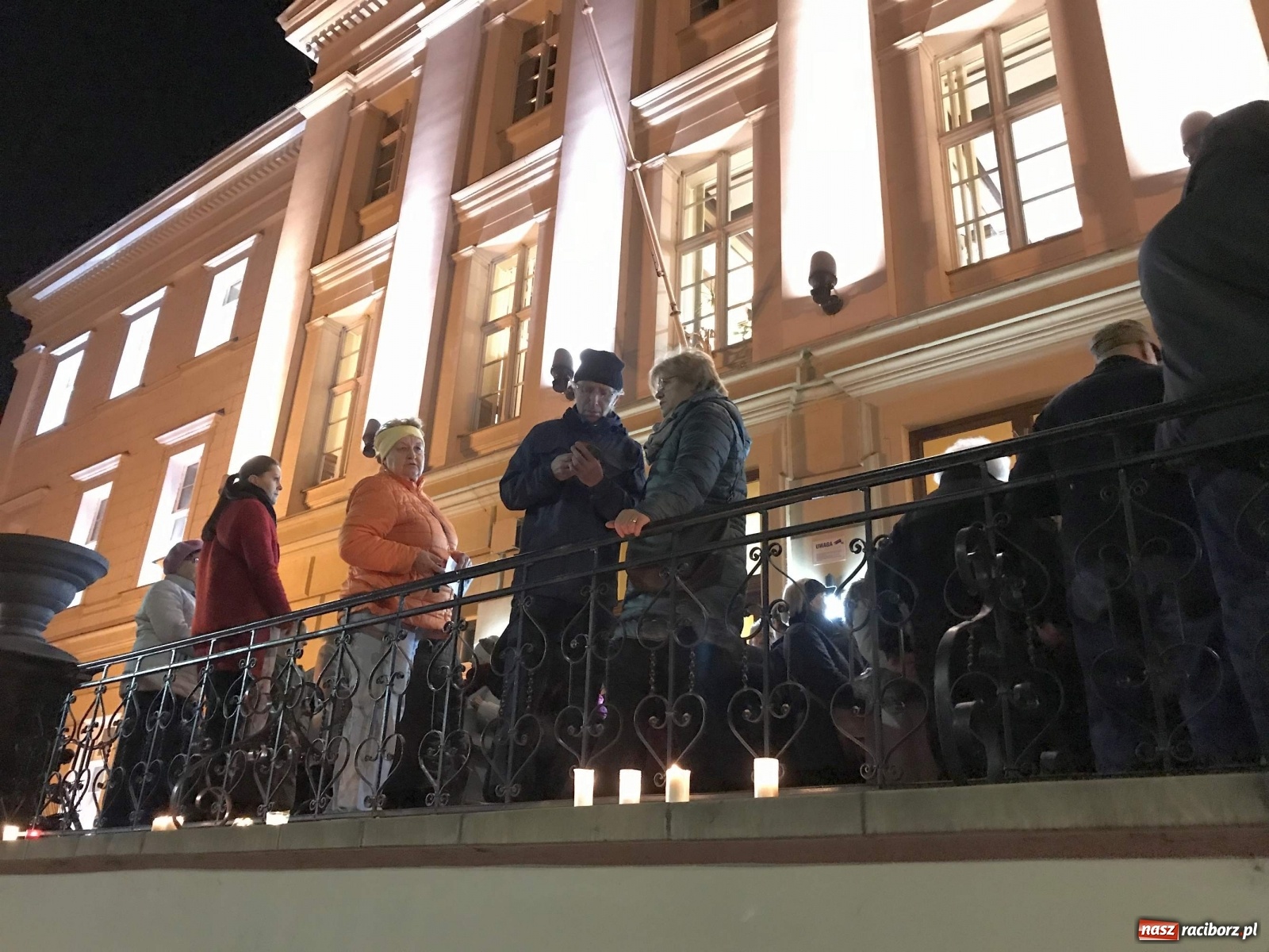 Zdjęcie w galerii na portalu naszraciborz.pl: Dziś Sędziowie – jutro Ty! Protest pod raciborskim sądem [FOTO i WIDEO] wiadomości z regionu