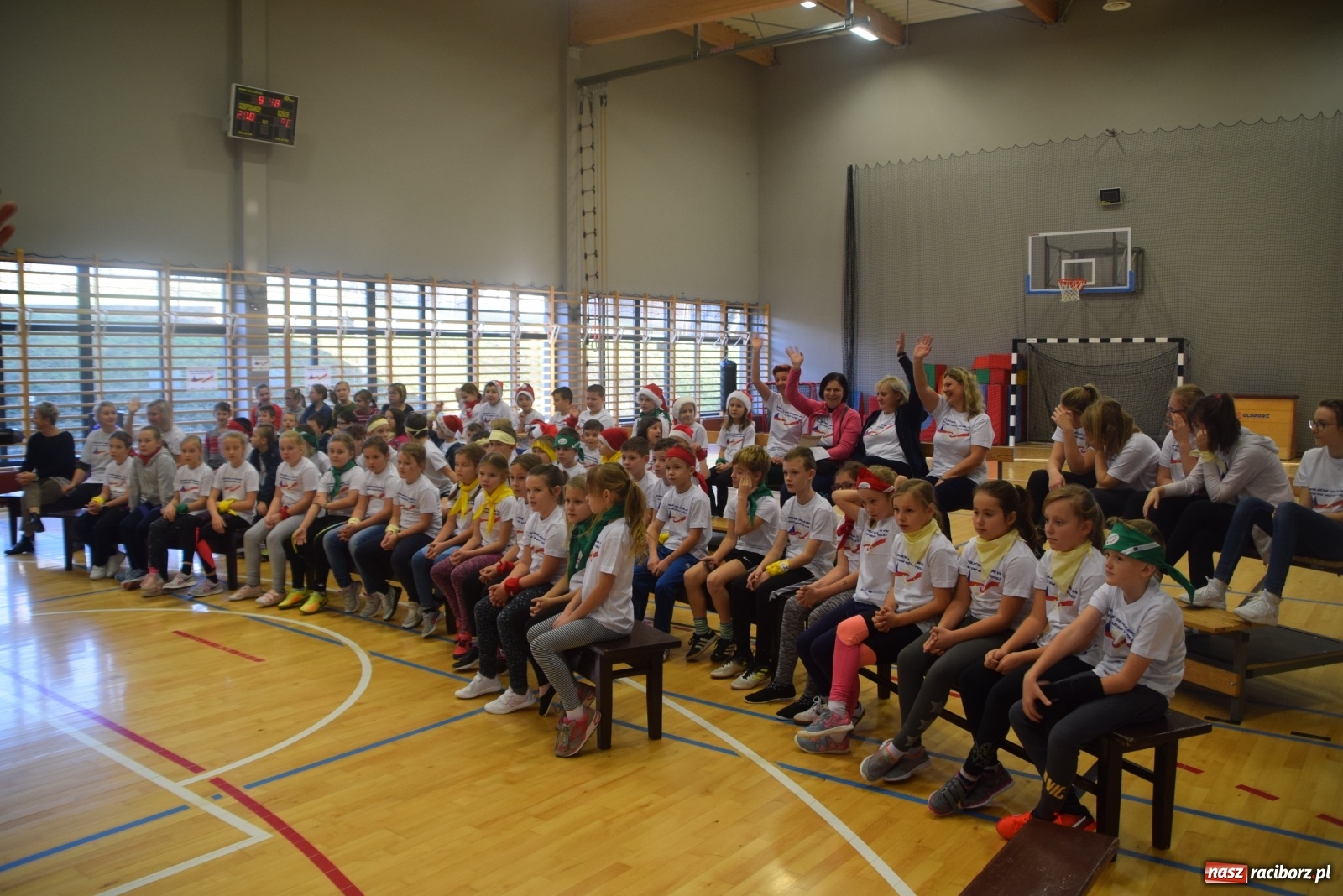 Zdjęcie w galerii na portalu naszraciborz.pl: Mikołajem zostań Ty. Spotkanie uczniów z Polski i Czech wiadomości z regionu